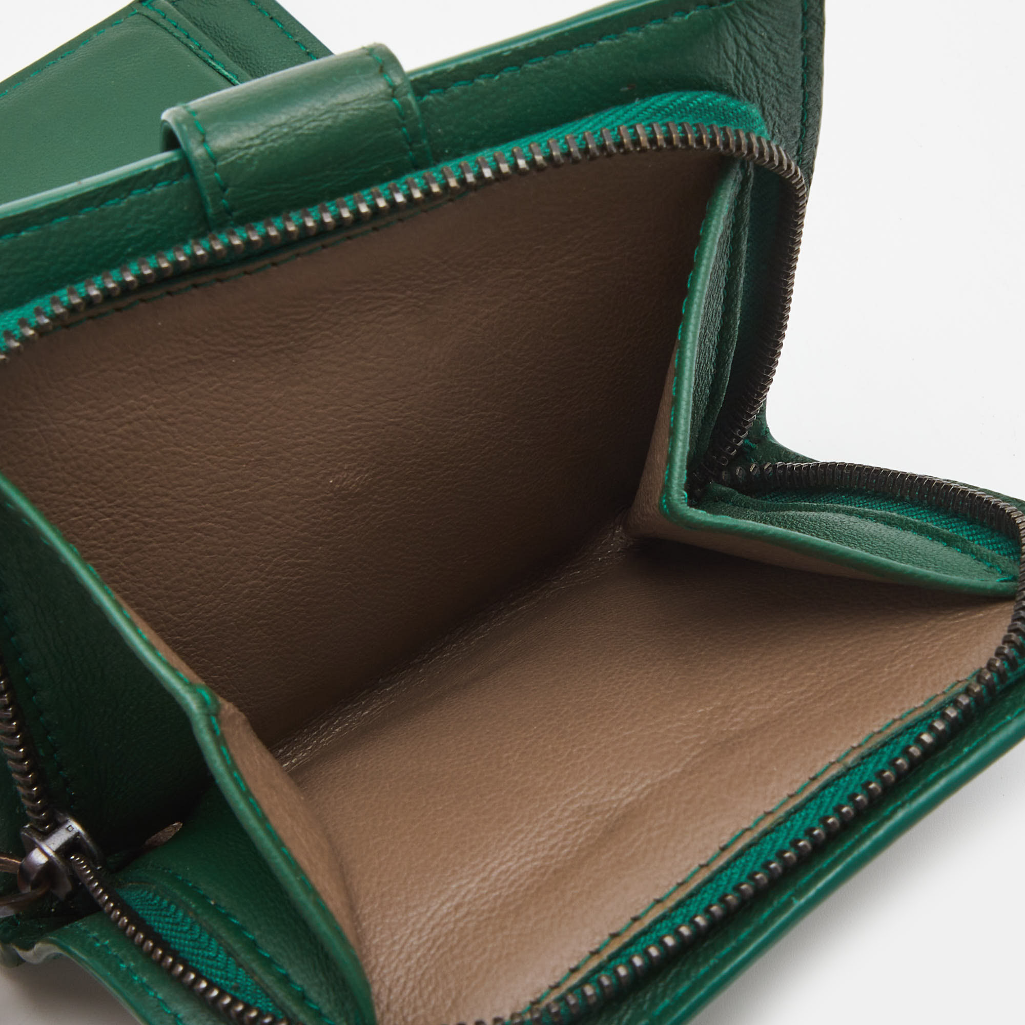 

Bottega Veneta Green Intrecciato Leather French Compact Wallet