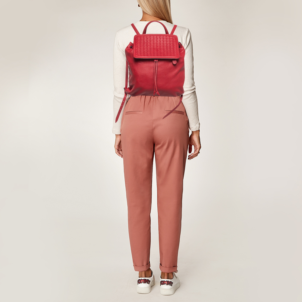

Bottega Veneta Red Leather Intrecciato Flap Drawstring Backpack