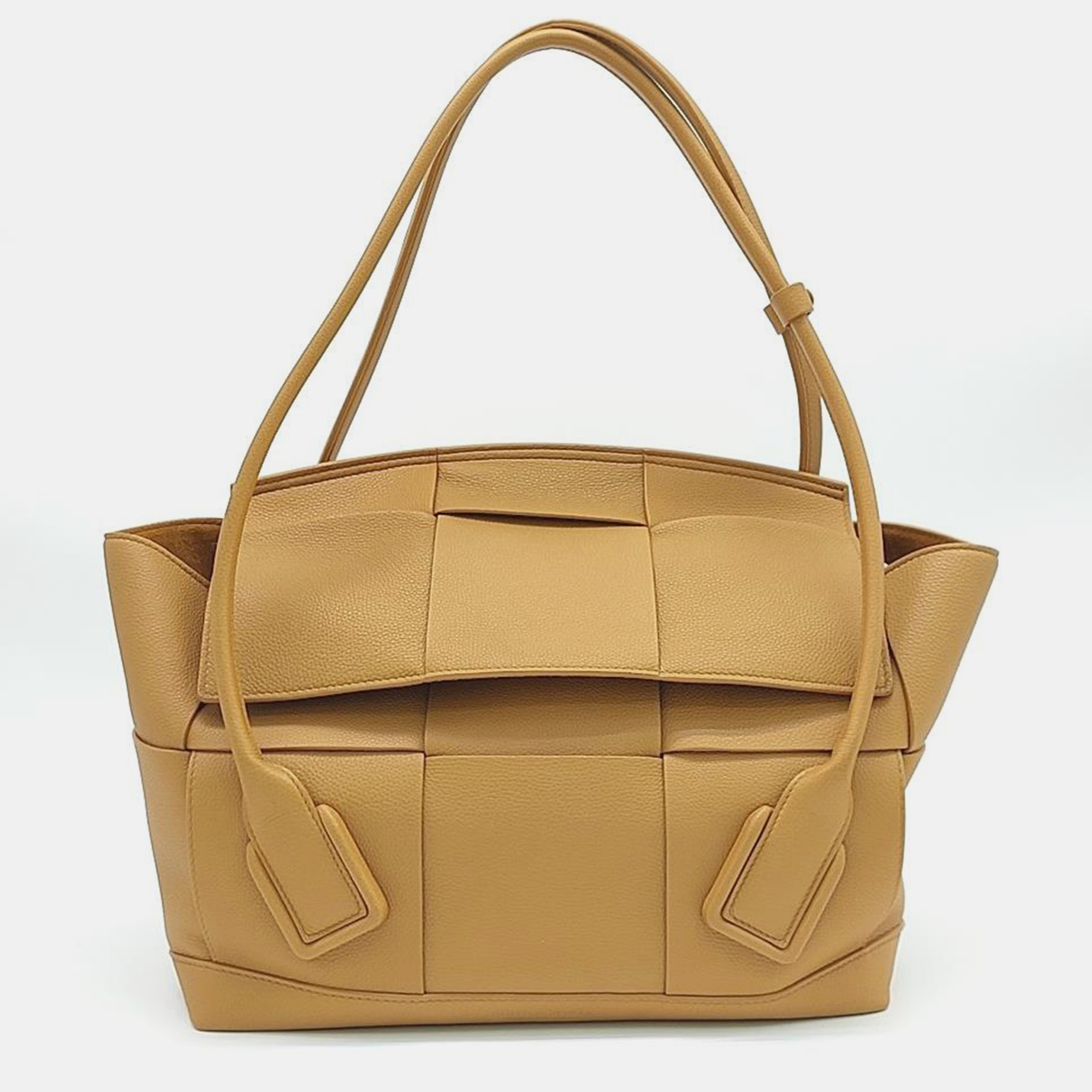 Pre-owned Bottega Veneta Biege Leather Arco Medium Handbag In Brown