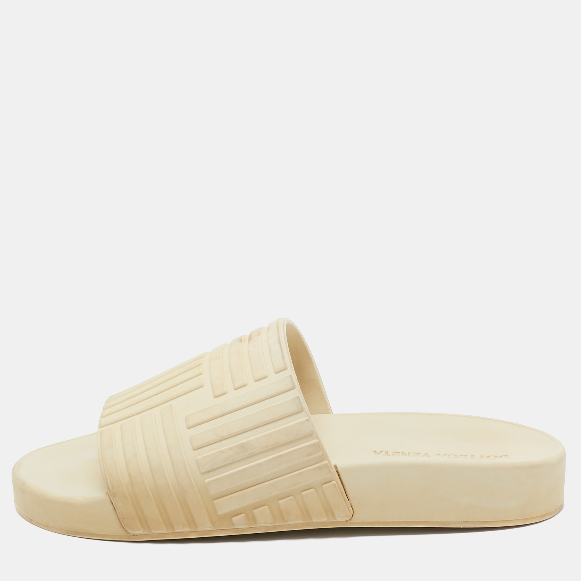 

Bottega Veneta Cream Rubber Pool Slides Size