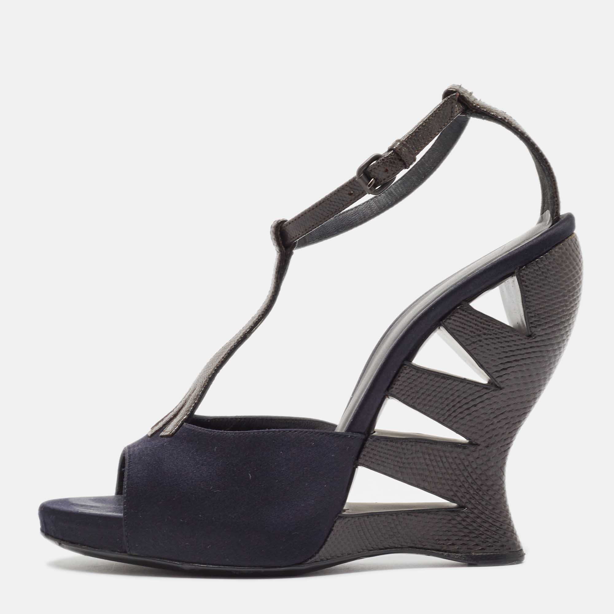 

Bottega Veneta Navy Blue/Brown Satin and Textured Leather Ankle Strap Wedge Sandals Size