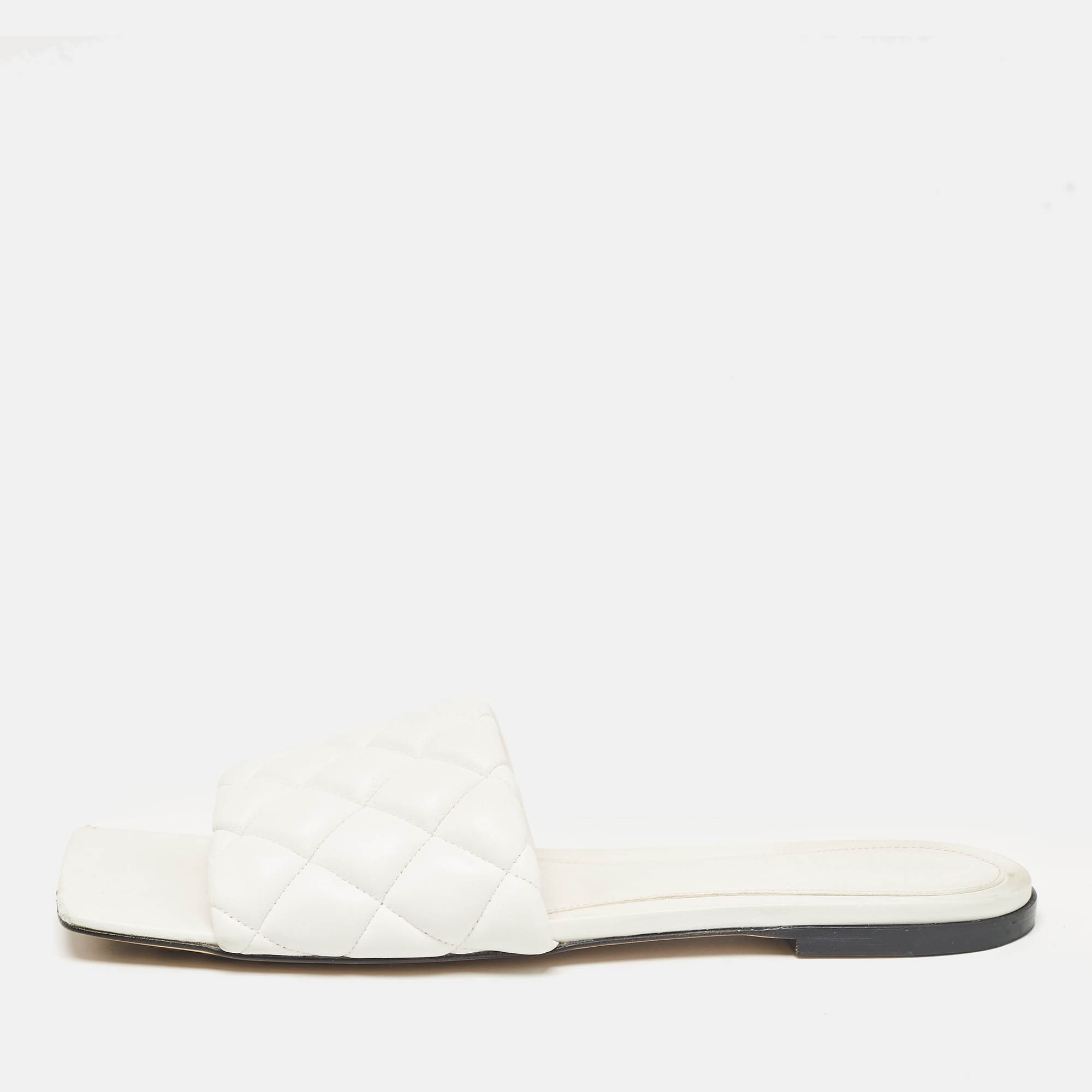 

Bottega Veneta White Padded Leather Flat Slides Size