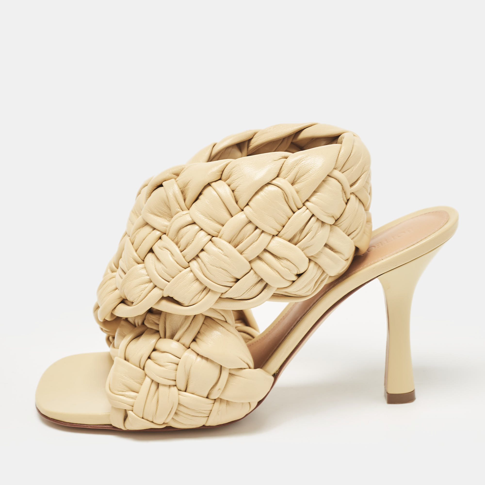 

Bottega Veneta Beige Woven Leather Intrecciato Ankle Strap Sandals Size