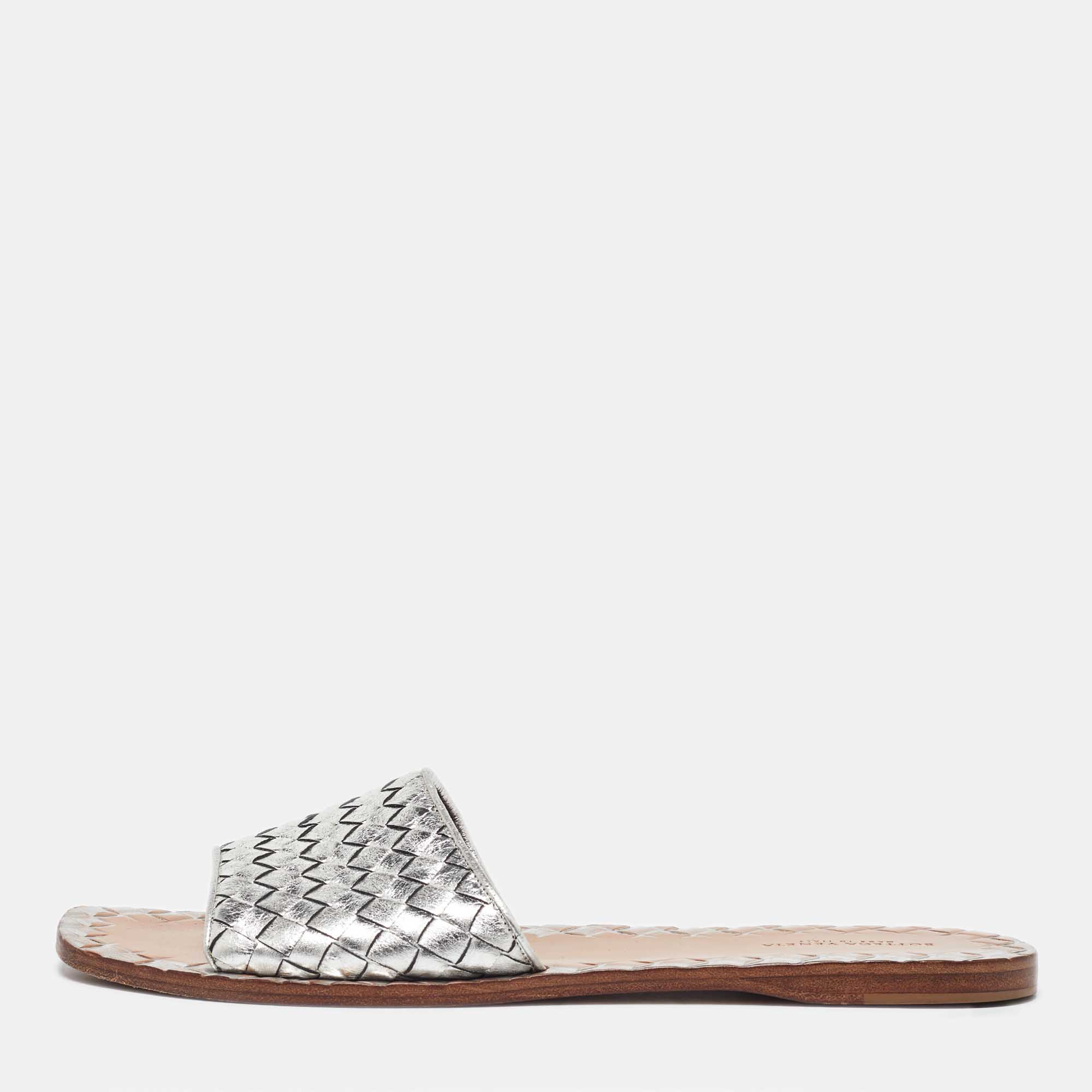 

Bottega Veneta Silver Intrecciato Leather Flat Slides Size