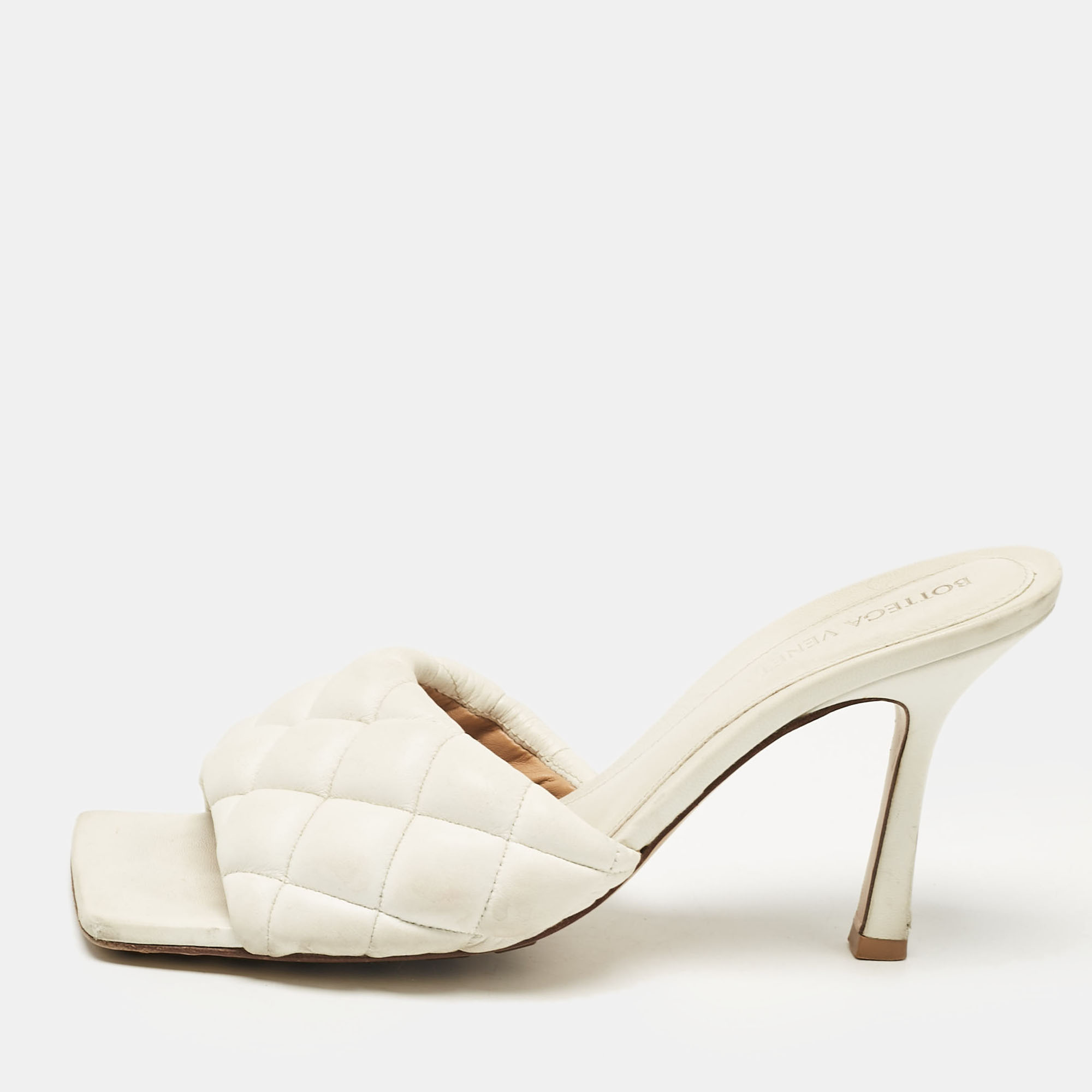 

Bottega Veneta Cream Leather Lido Slide Sandals Size