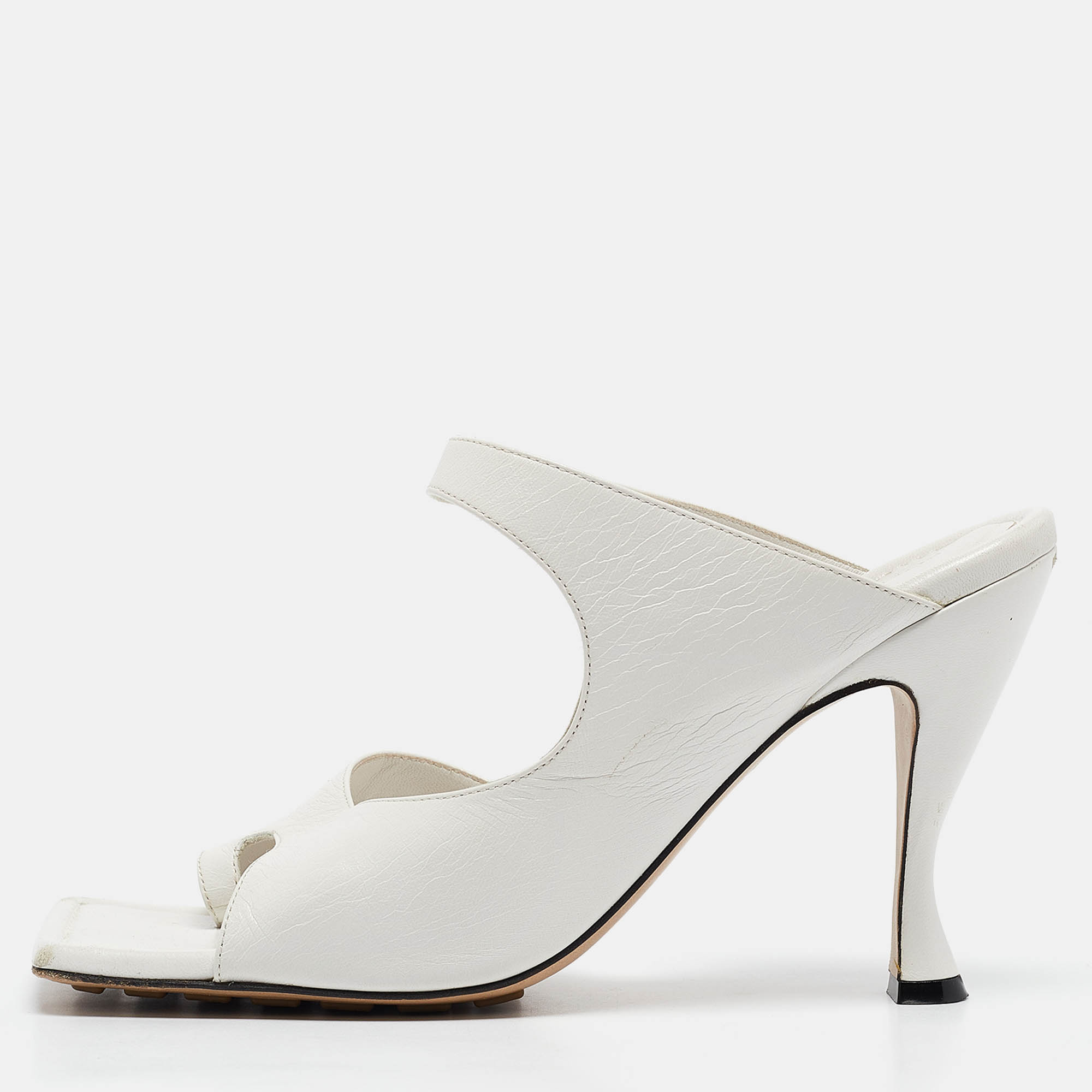 

Bottega Veneta White Leather Square Toe Slide Sandals Size