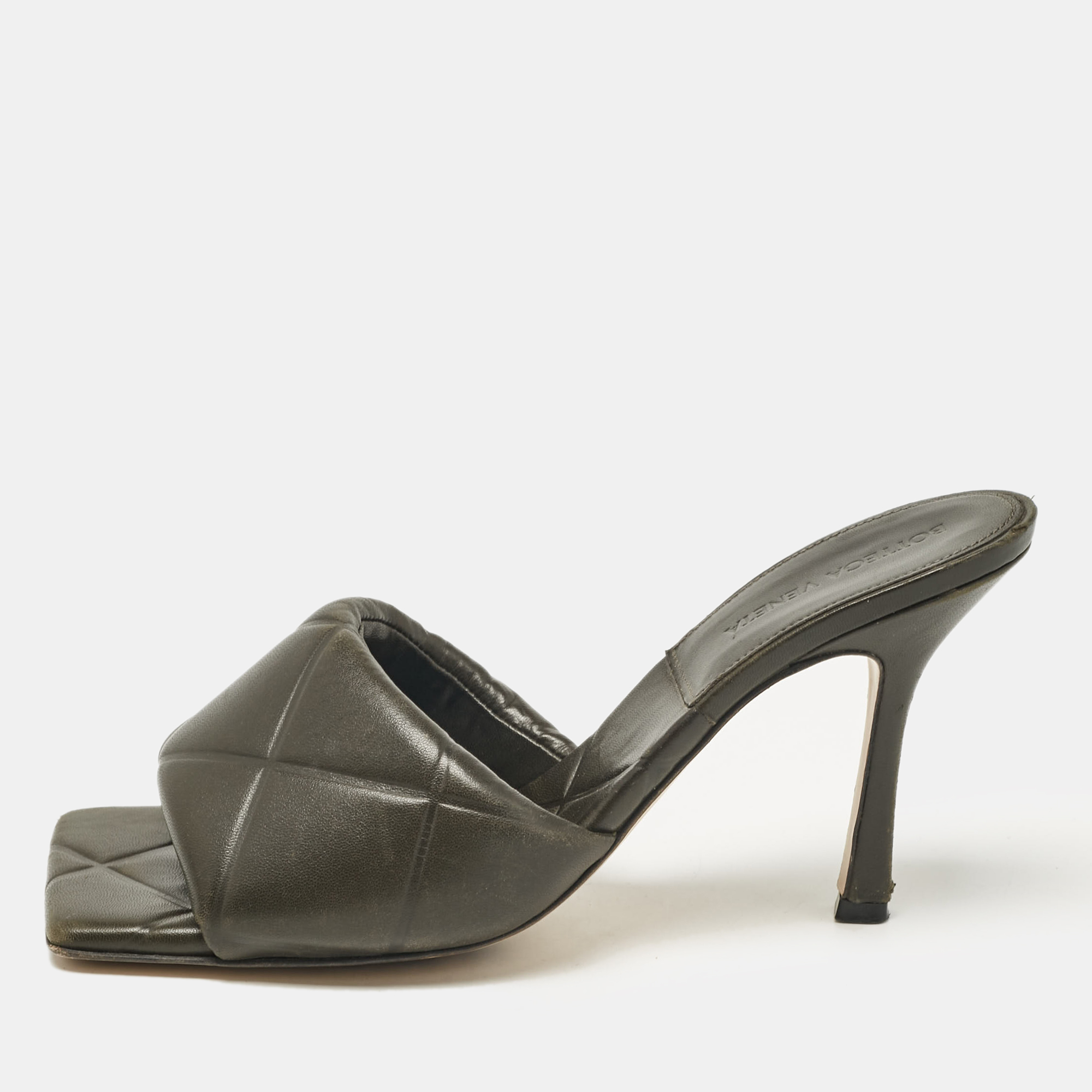 

Bottega Veneta Black Quilted Leather Slide Sandals Size