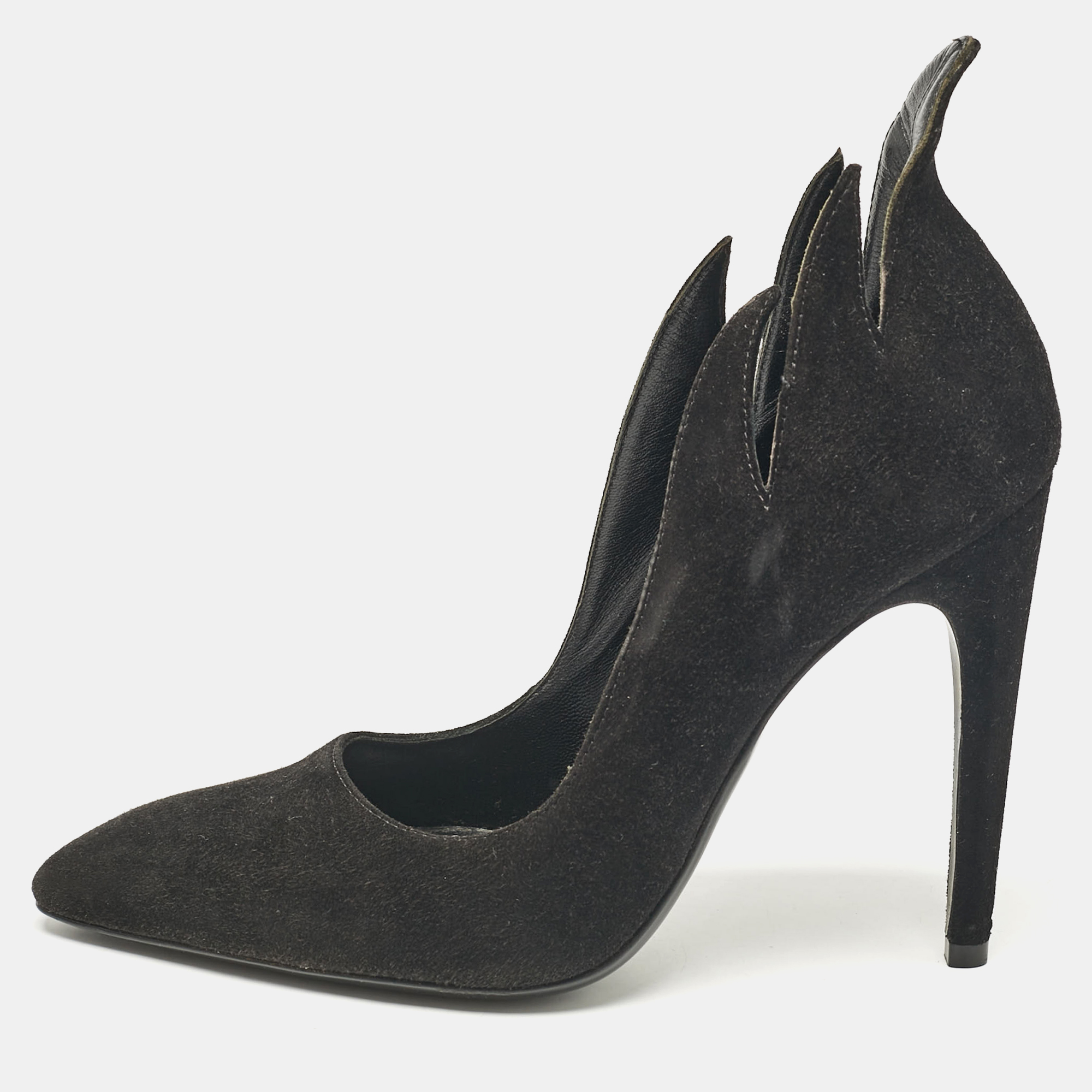 

Bottega Veneta Black Suede Pumps Size