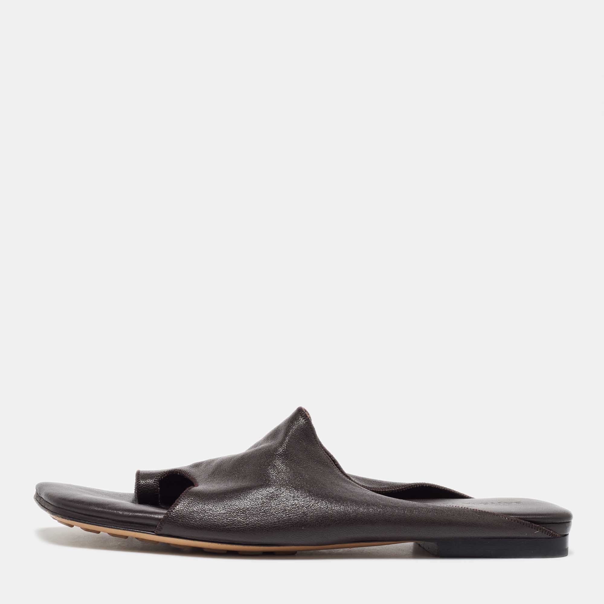 

Bottega Veneta Dark Brown Leather Flat Mules Size