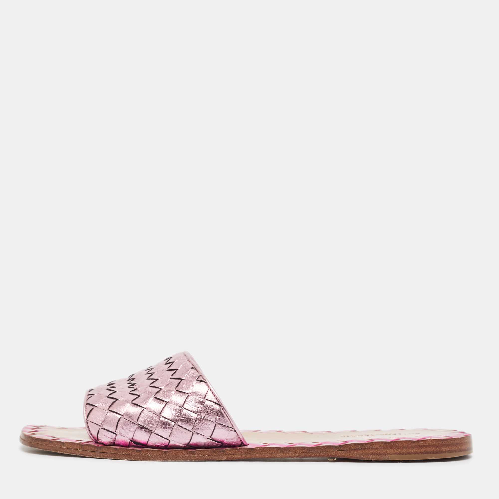 

Bottega Veneta Metallic Pink Intrecciato Leather Ravello Flat Slides Size