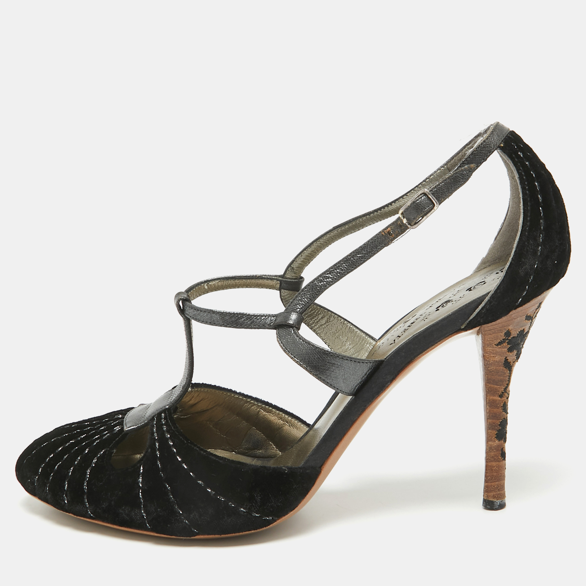 

Bottega Veneta Black Leather and Velvet Mary Jane Pumps Size