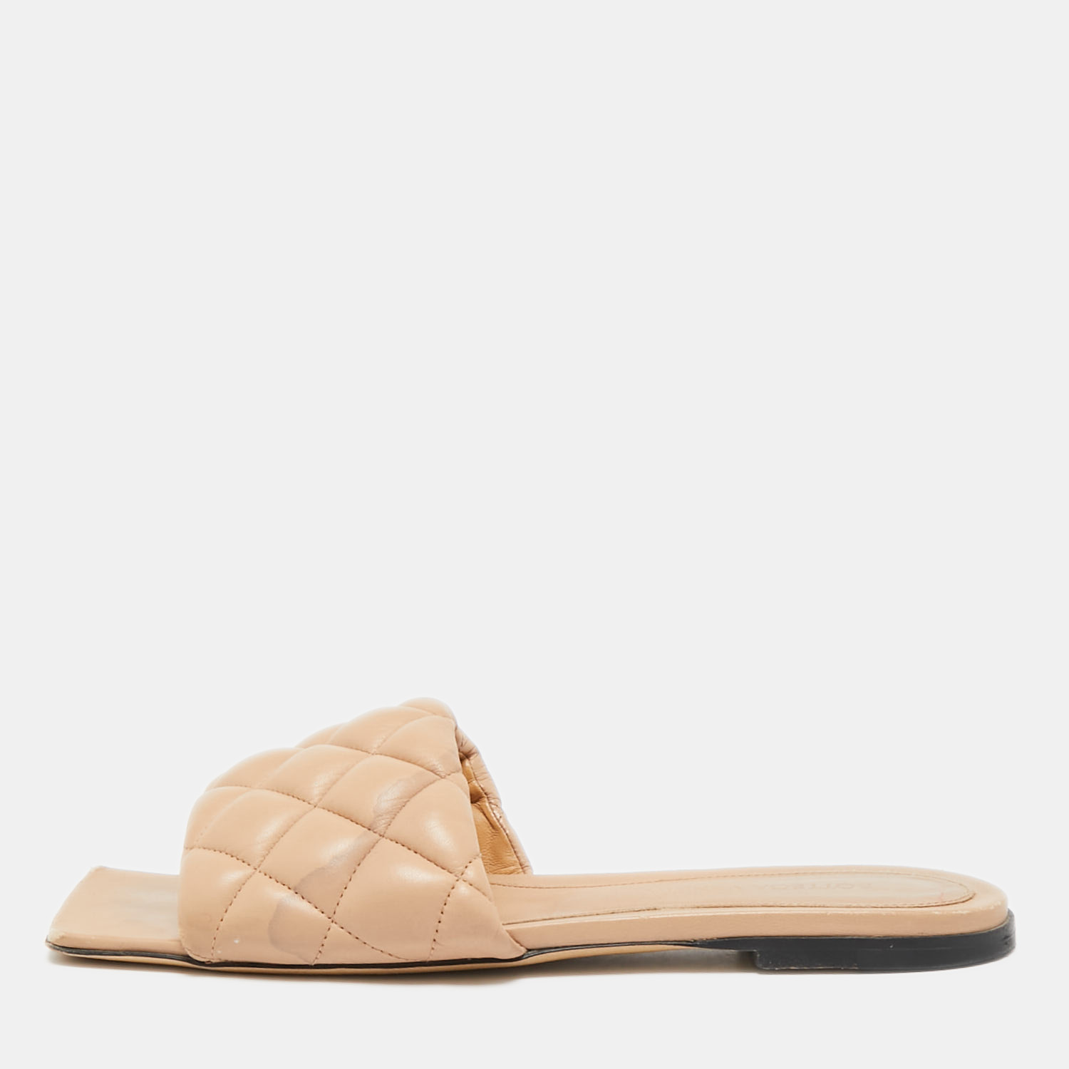 

Bottega Veneta Beige Quilted Leather Lido Flat Sandals Size