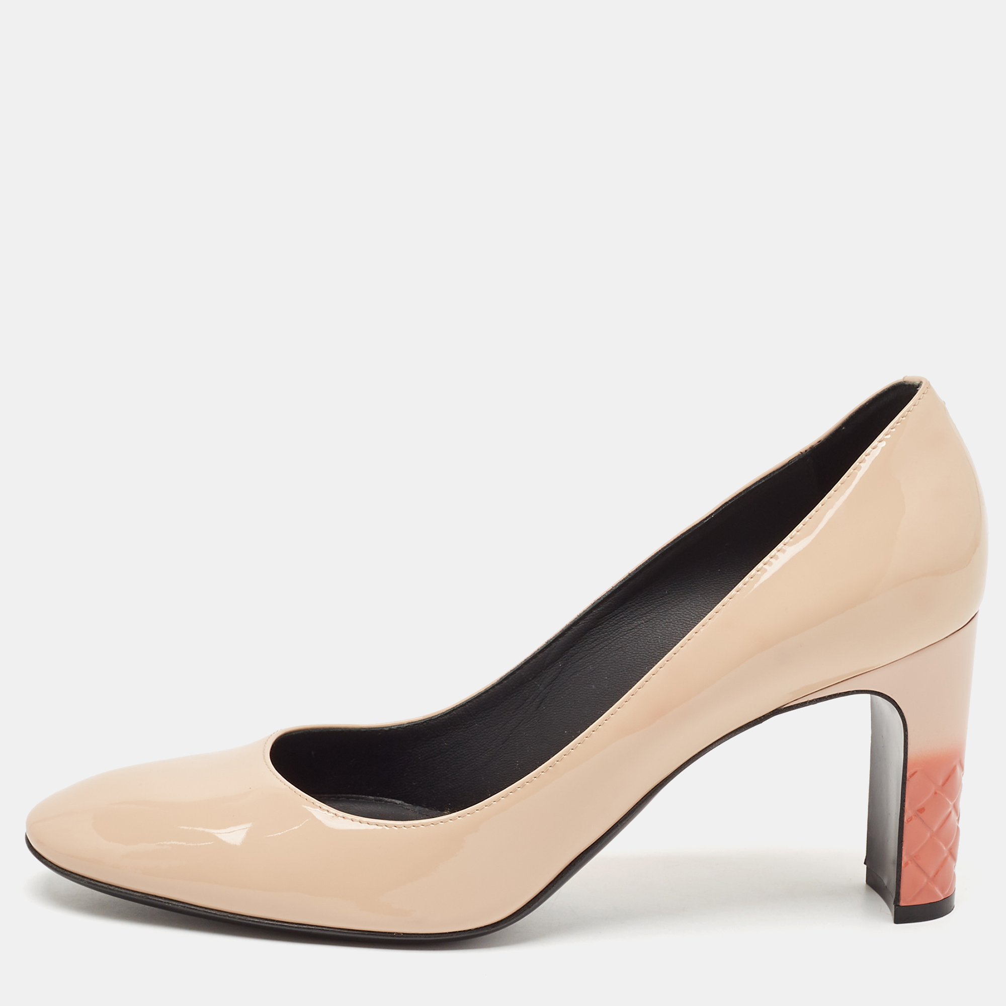 

Bottega Veneta Beige Patent Leather Round Toe Pumps Size