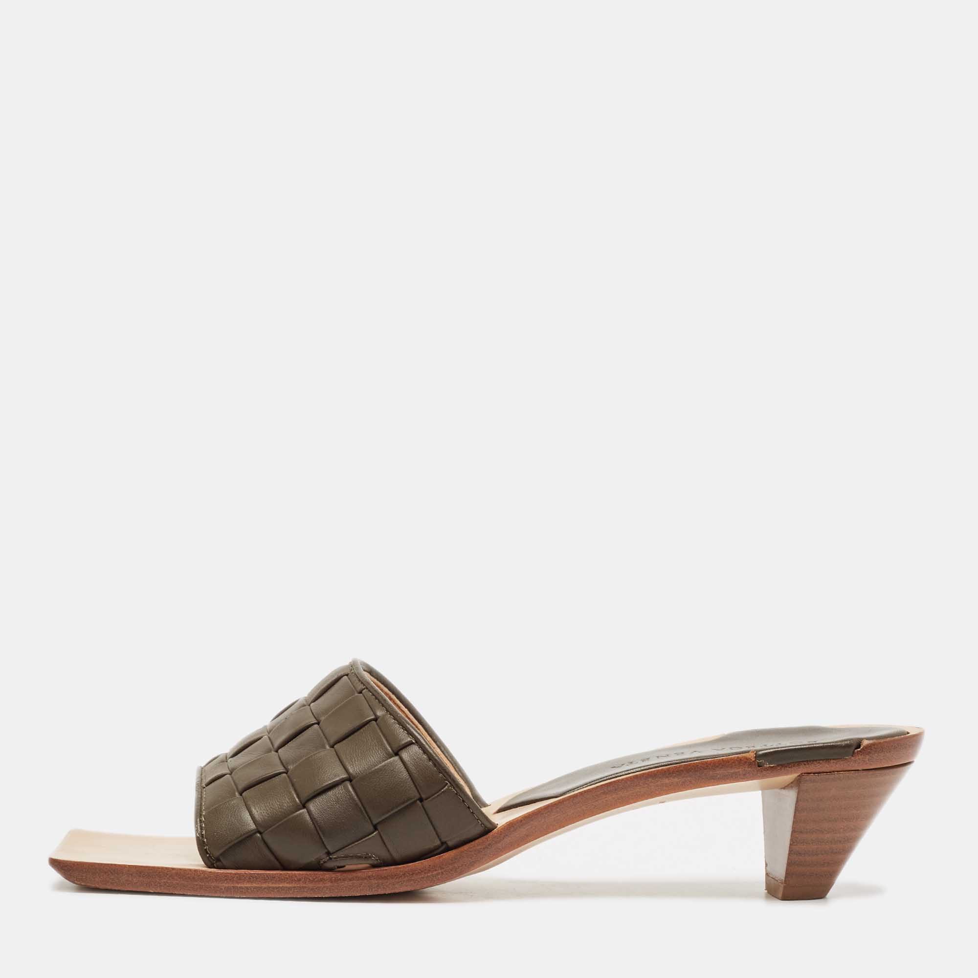 

Bottega Veneta Dark Brown Intrecciato Leather Square Toe Slide Sandals Size