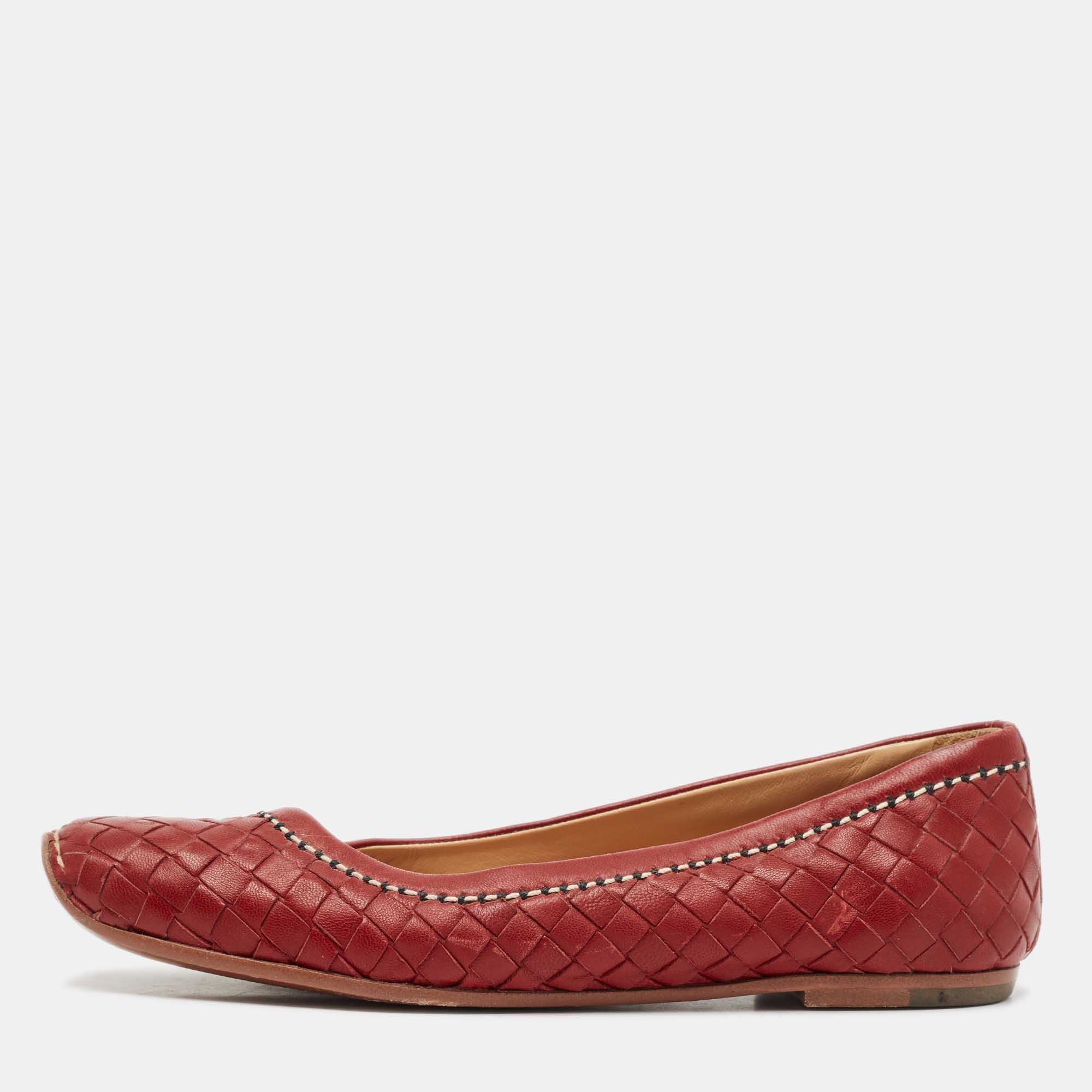 

Bottega Veneta Burgundy Intrecciato Leather Ballet Flats Size