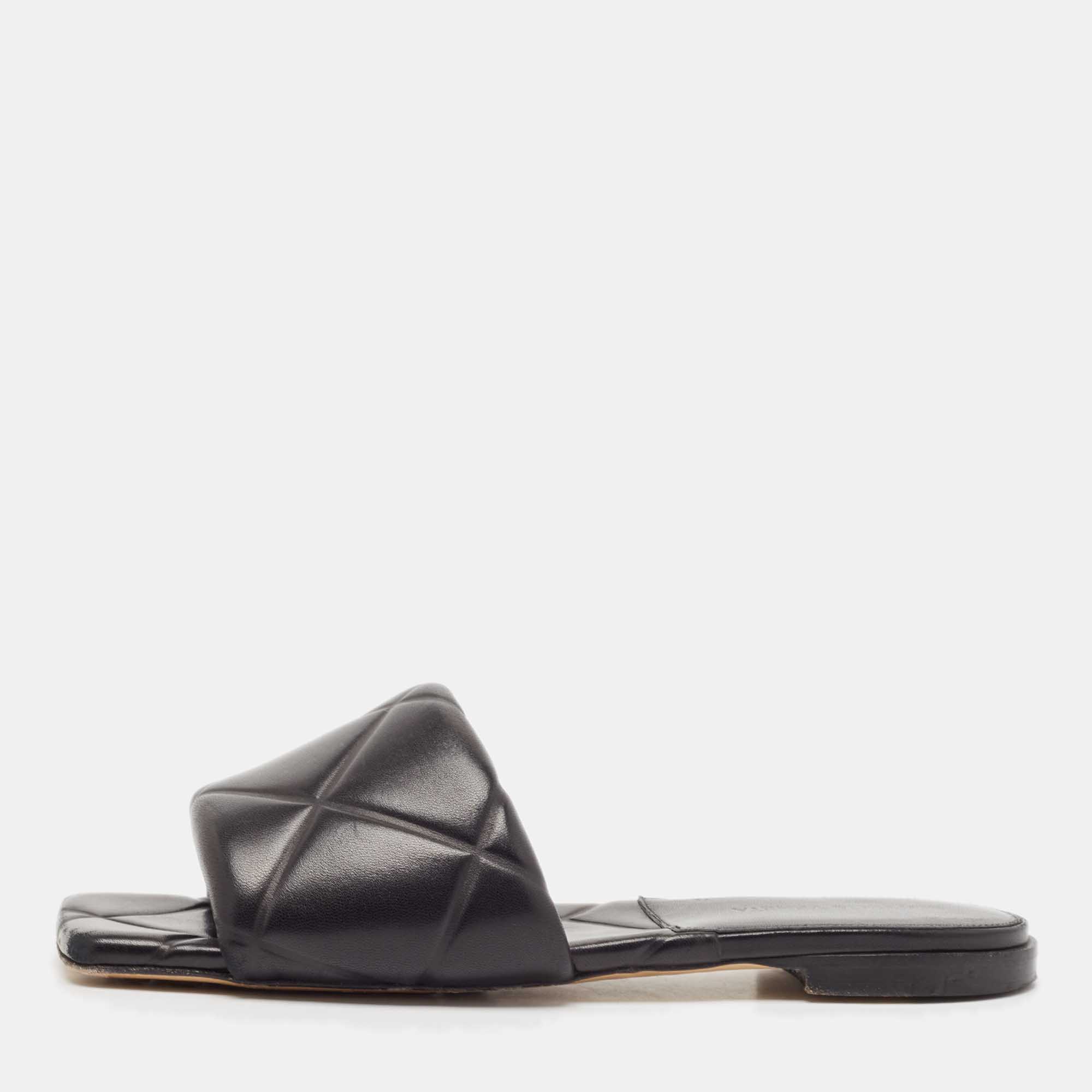 

Bottega Veneta Black Leather Lido Flat Slides Size