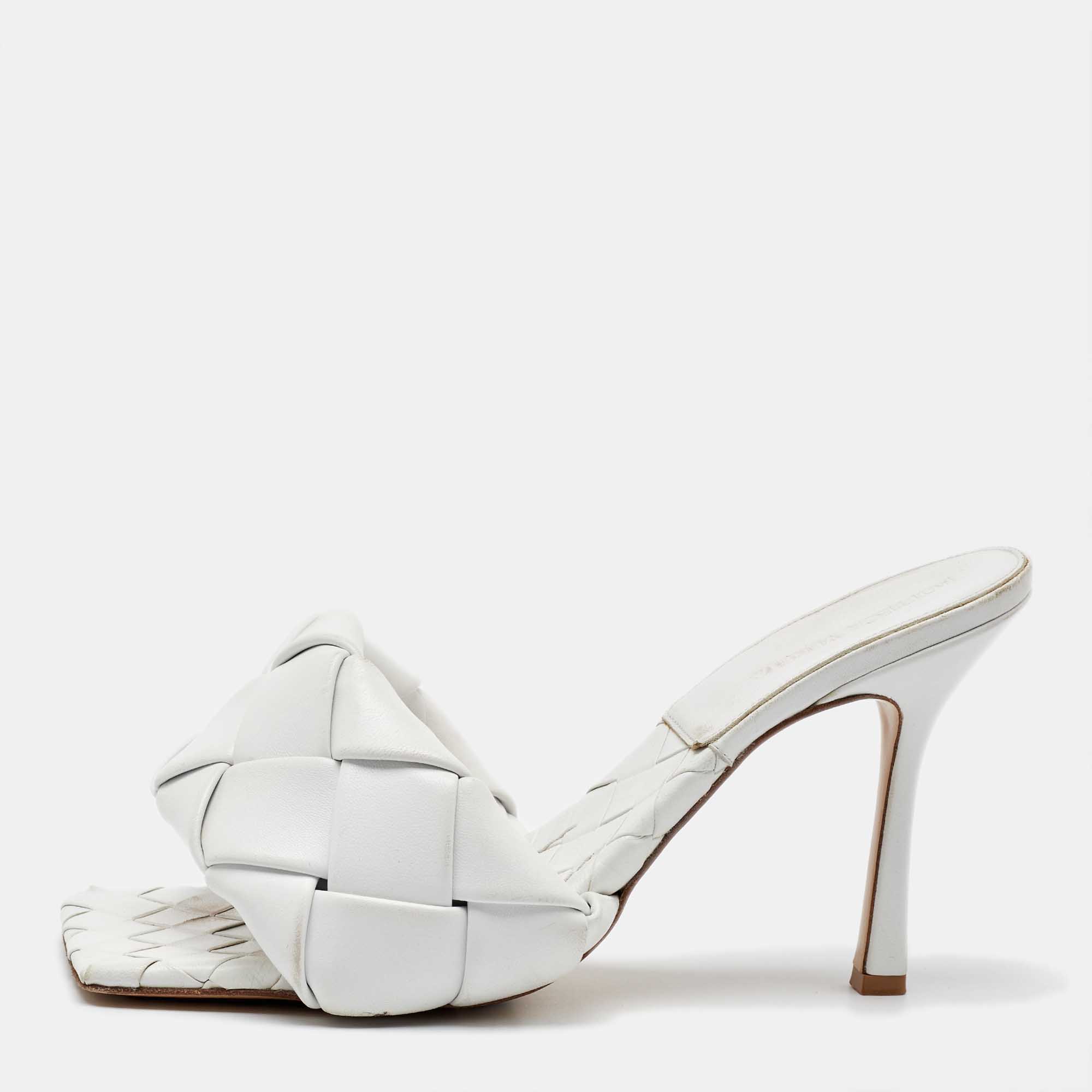 

Bottega Veneta White Intrecciato Leather Lido Slide Sandals Size