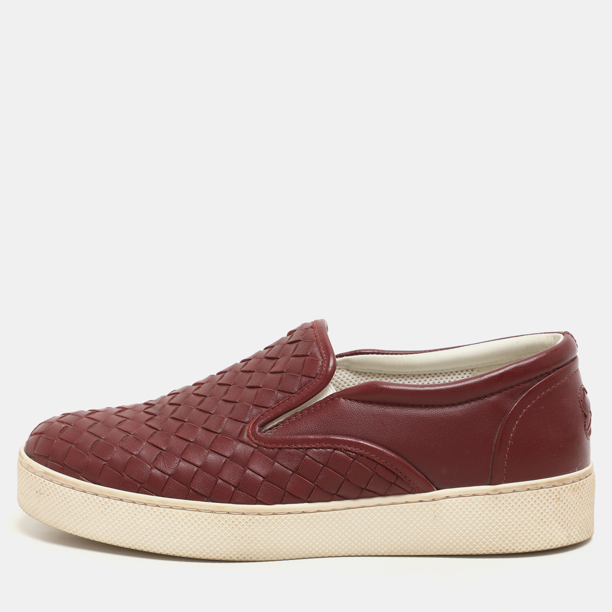 

Bottega Veneta Burgundy Intrecciato Leather Dodger Slip On Sneakers 36