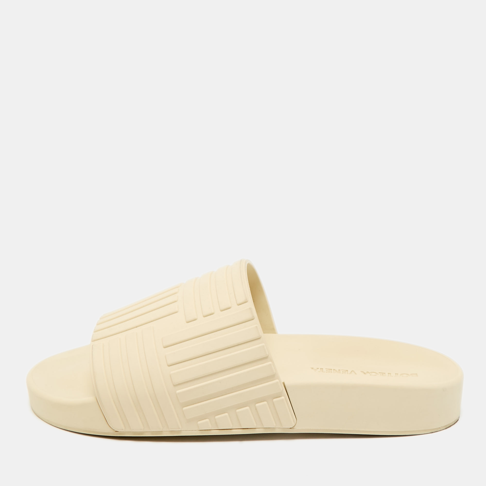 

Bottega Veneta Cream Embossed Rubber Flat Slide Sandals Size