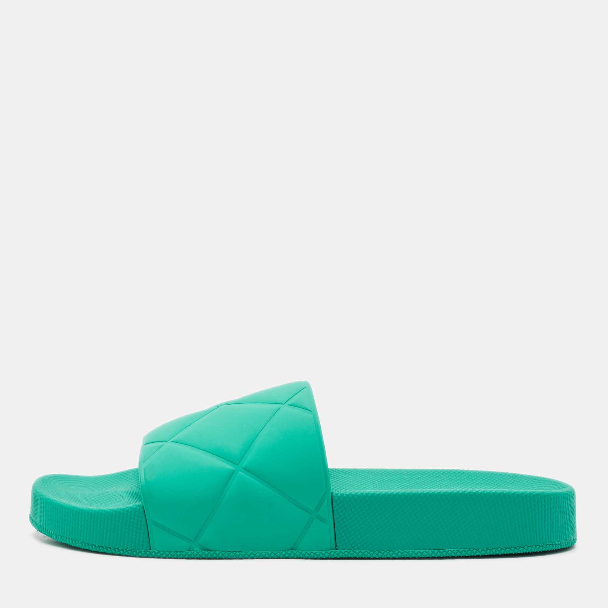 

Bottega Veneta Green Rubber Pool Flat Slides Size