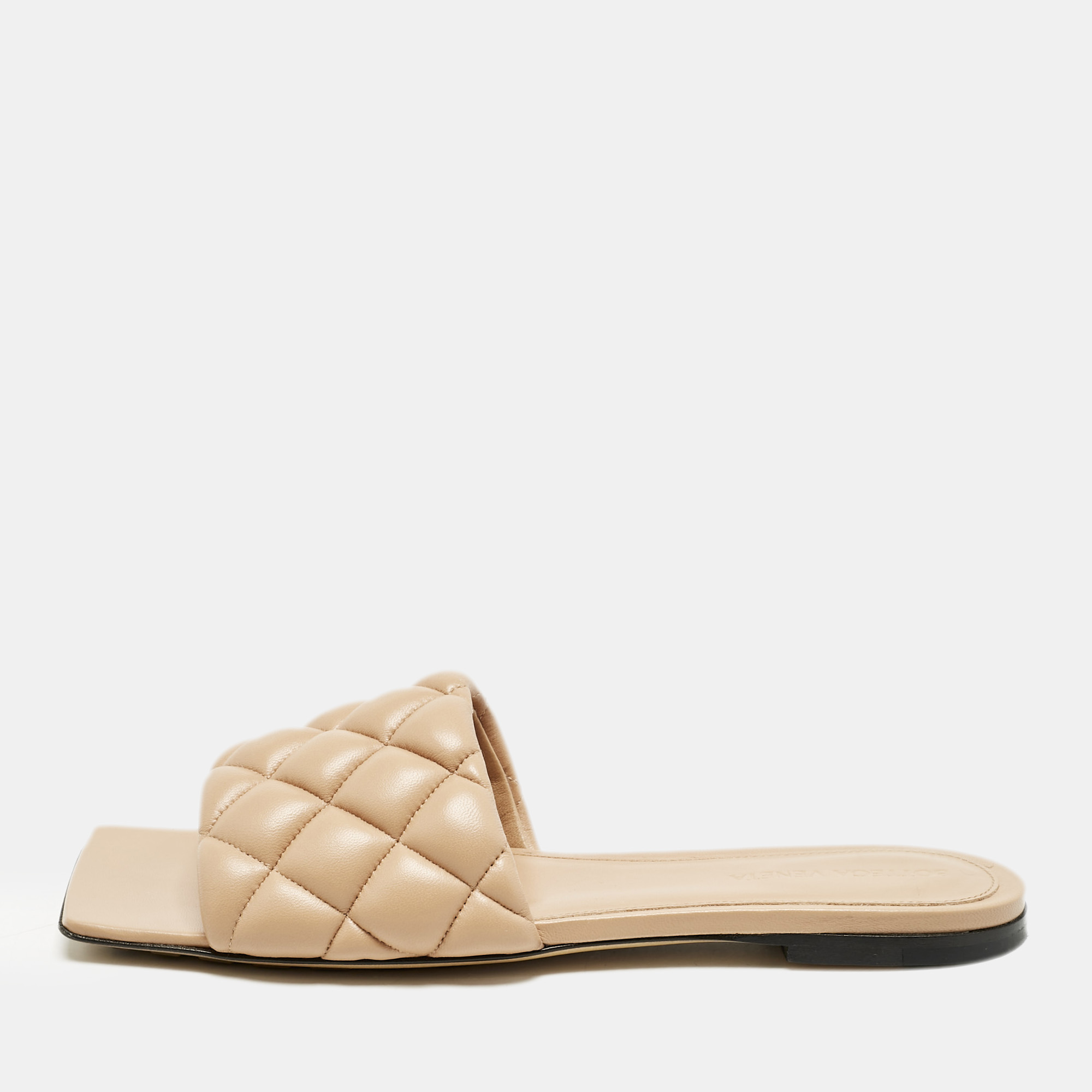 

Bottega Veneta Beige Quilted Leather Lido Flat Slides Size