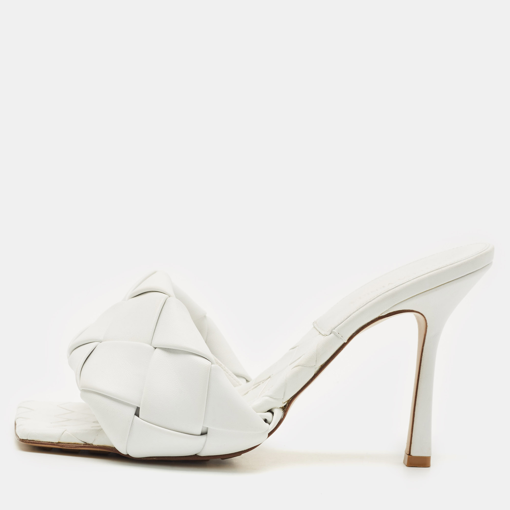

Bottega Veneta White Intrecciato Leather Lido Slide Sandals Size