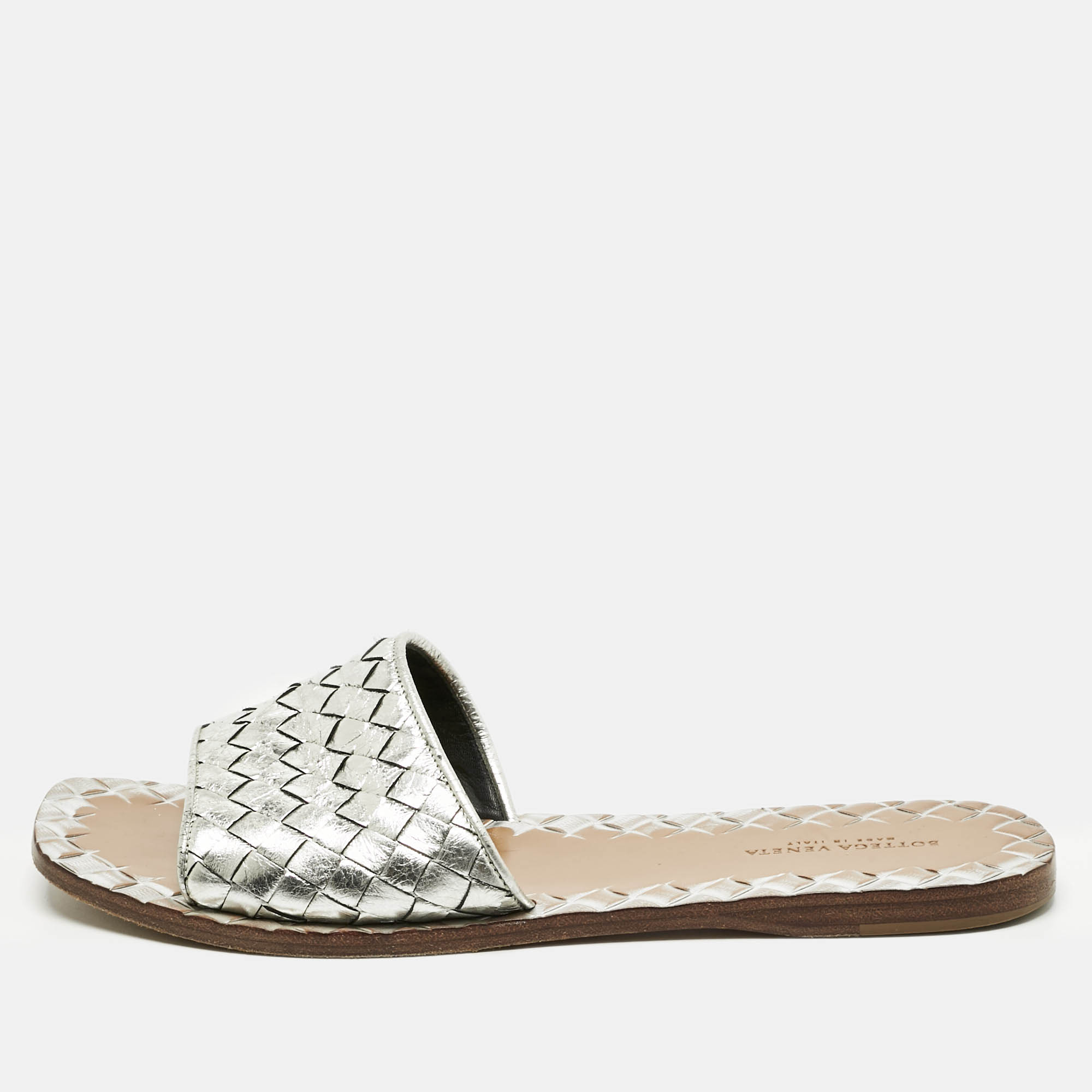 

Bottega Veneta Silver Intrecciato Leather Flat Slides Size, Metallic