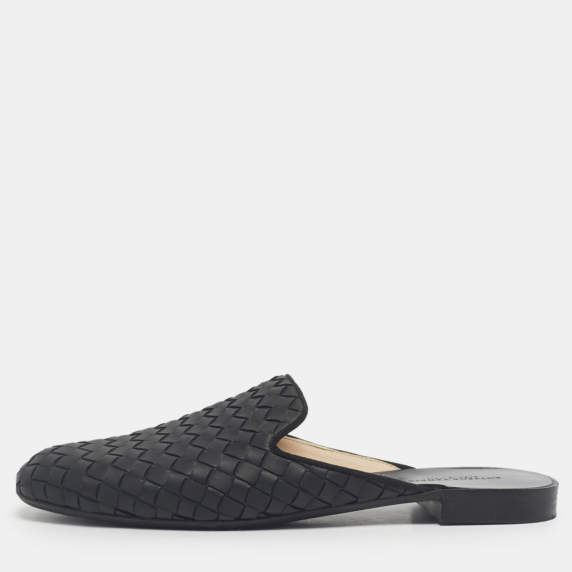 Pre-owned Bottega Veneta Black Leather Intrecciato Mules Size 36