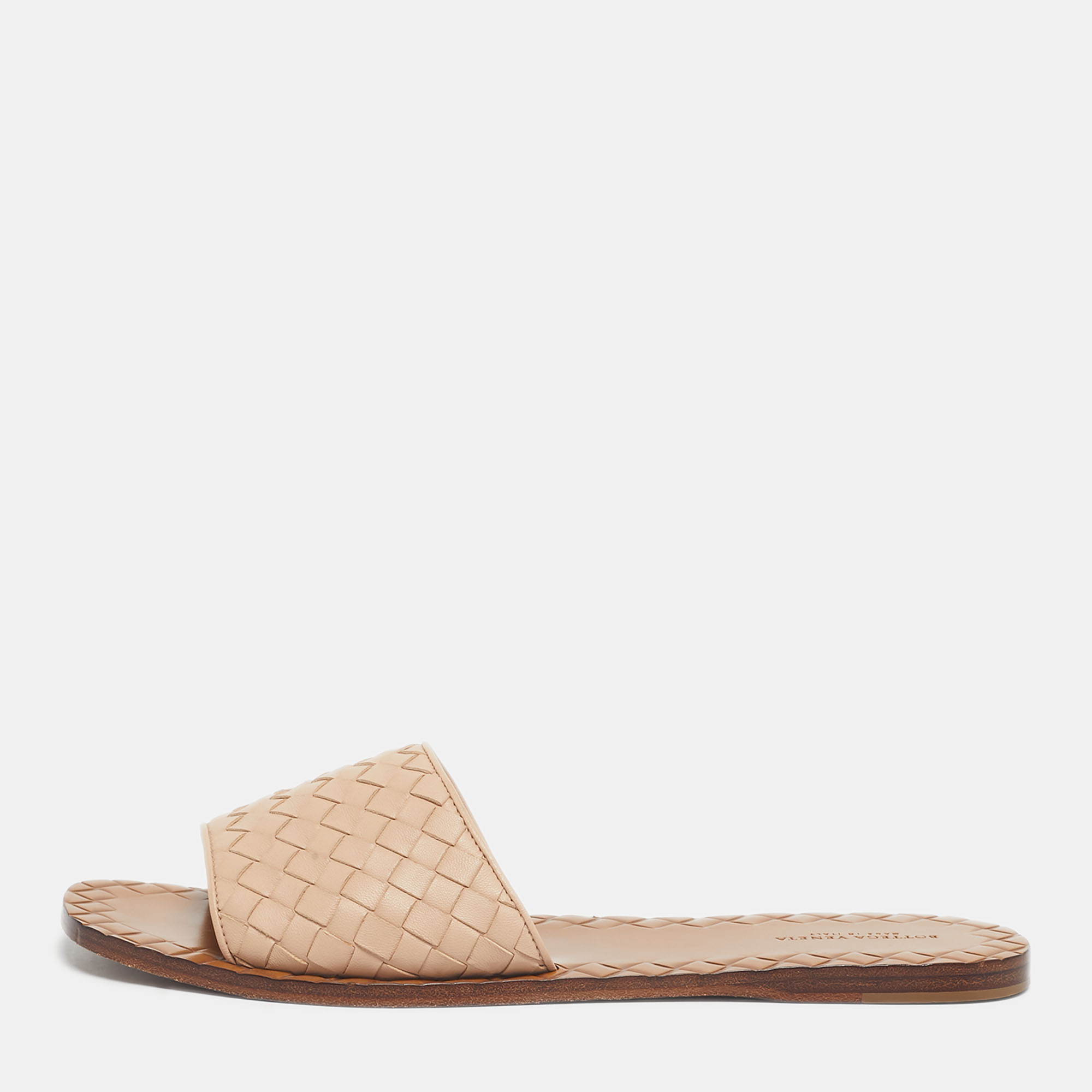 Pre-owned Bottega Veneta Beige Intrecciato Leather Flat Slides Size 40 In Sand