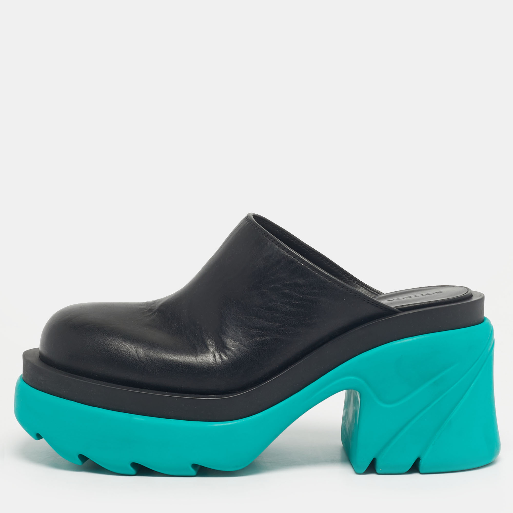 

Bottega Veneta Black Leather Flash Mules Size