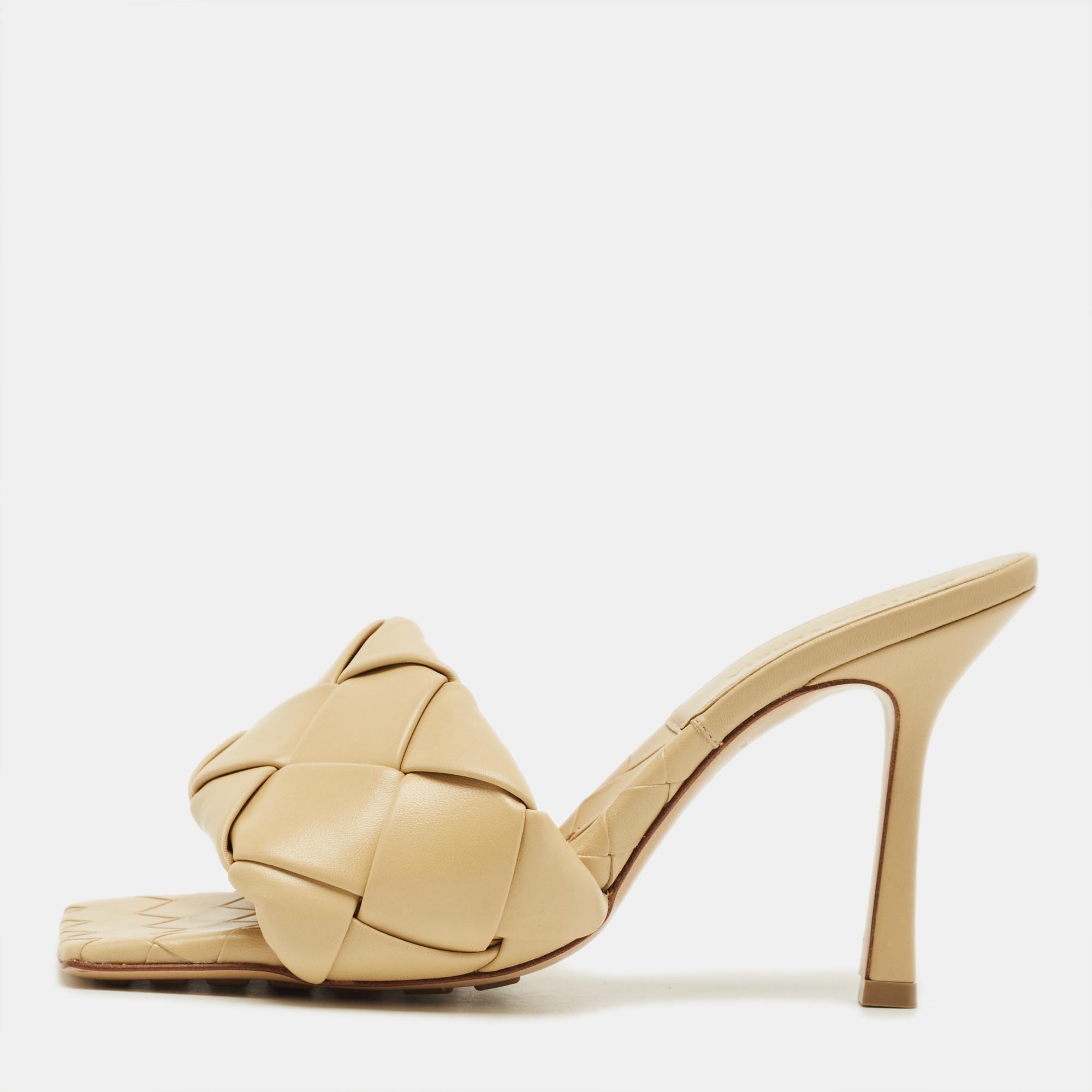 

Bottega Veneta Beige Quilted Leather Lido Slide Sandals Size