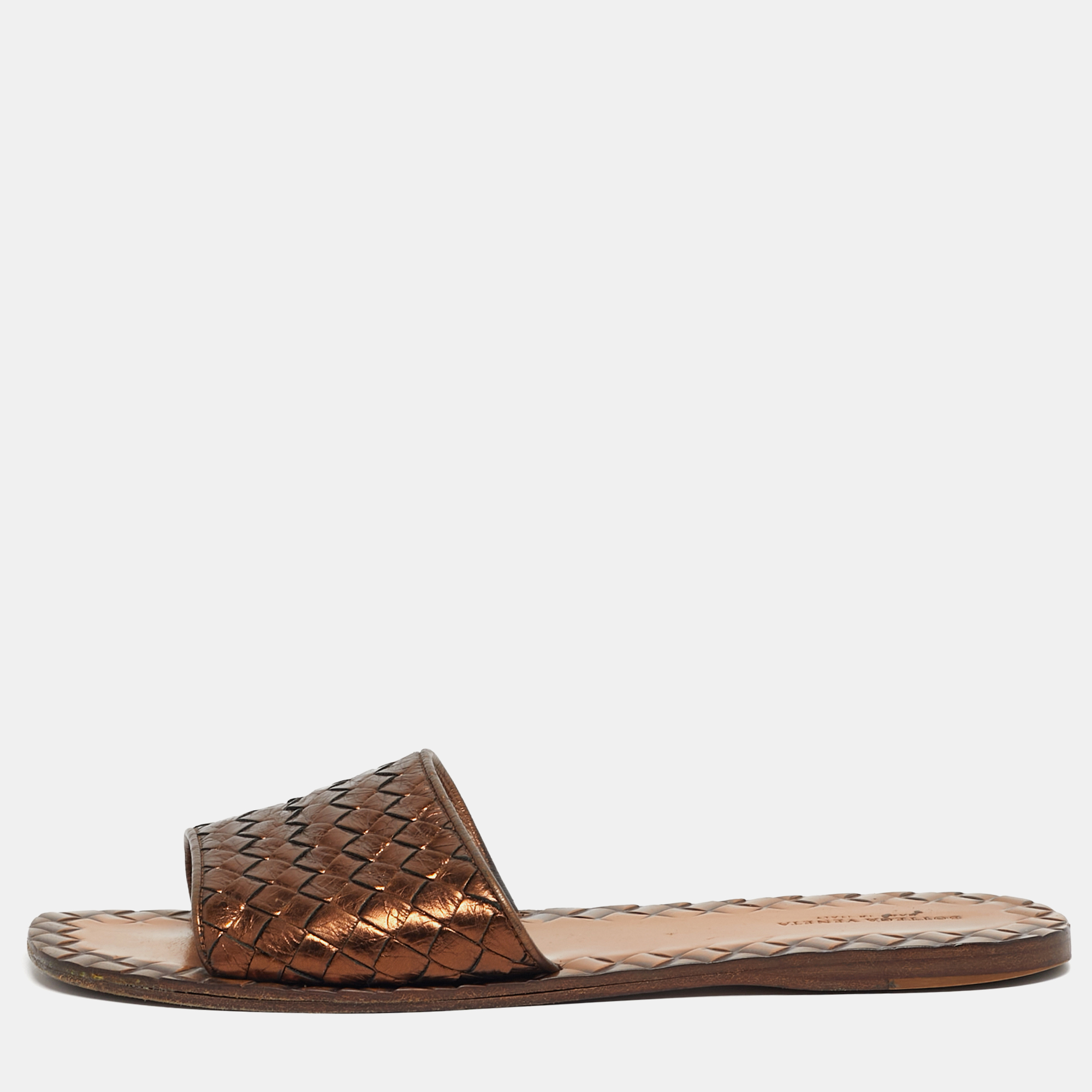 

Bottega Veneta Metallic Leather Intrecciato Flat Slide Size