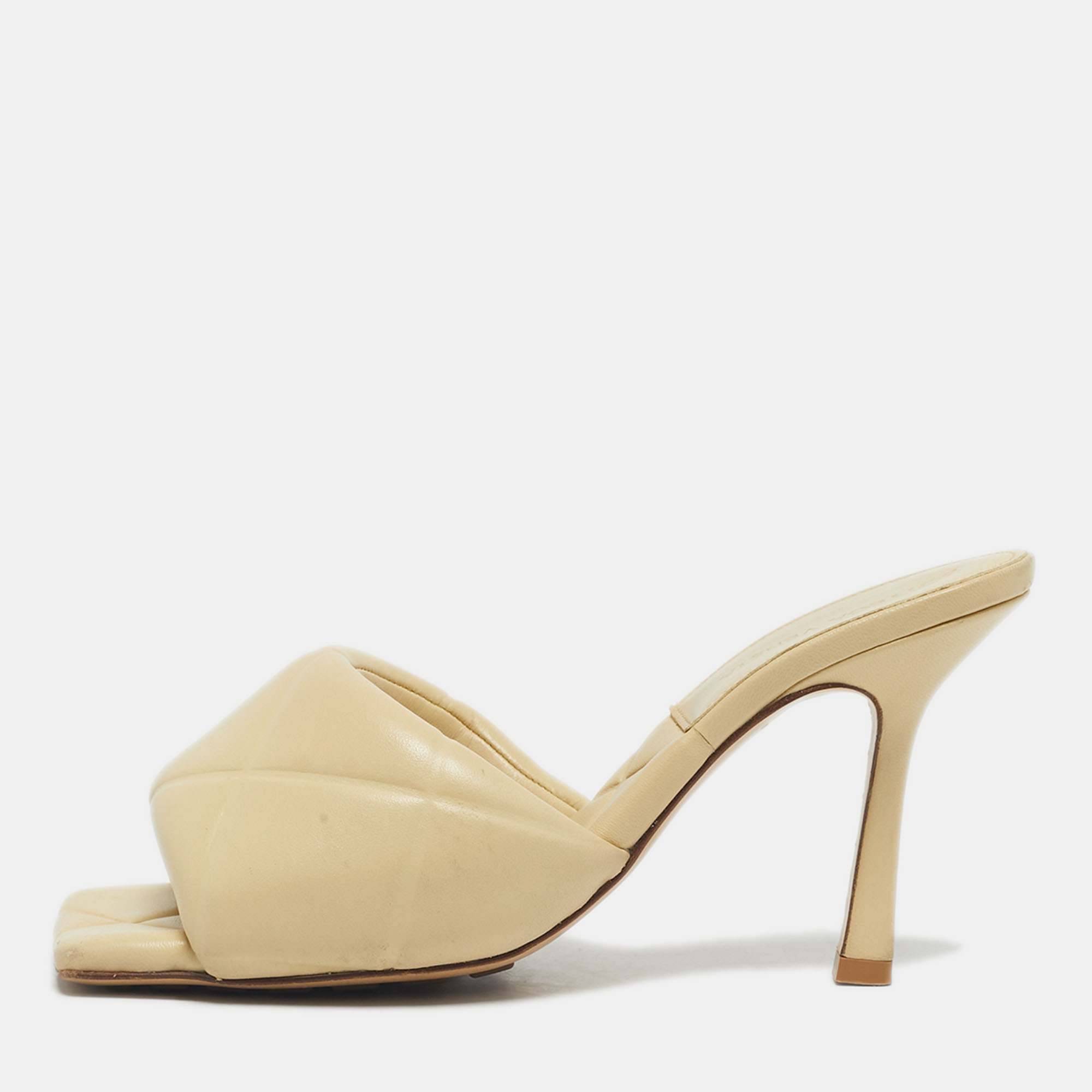 

Bottega Veneta Beige Leather Lido Slide Sandals Size