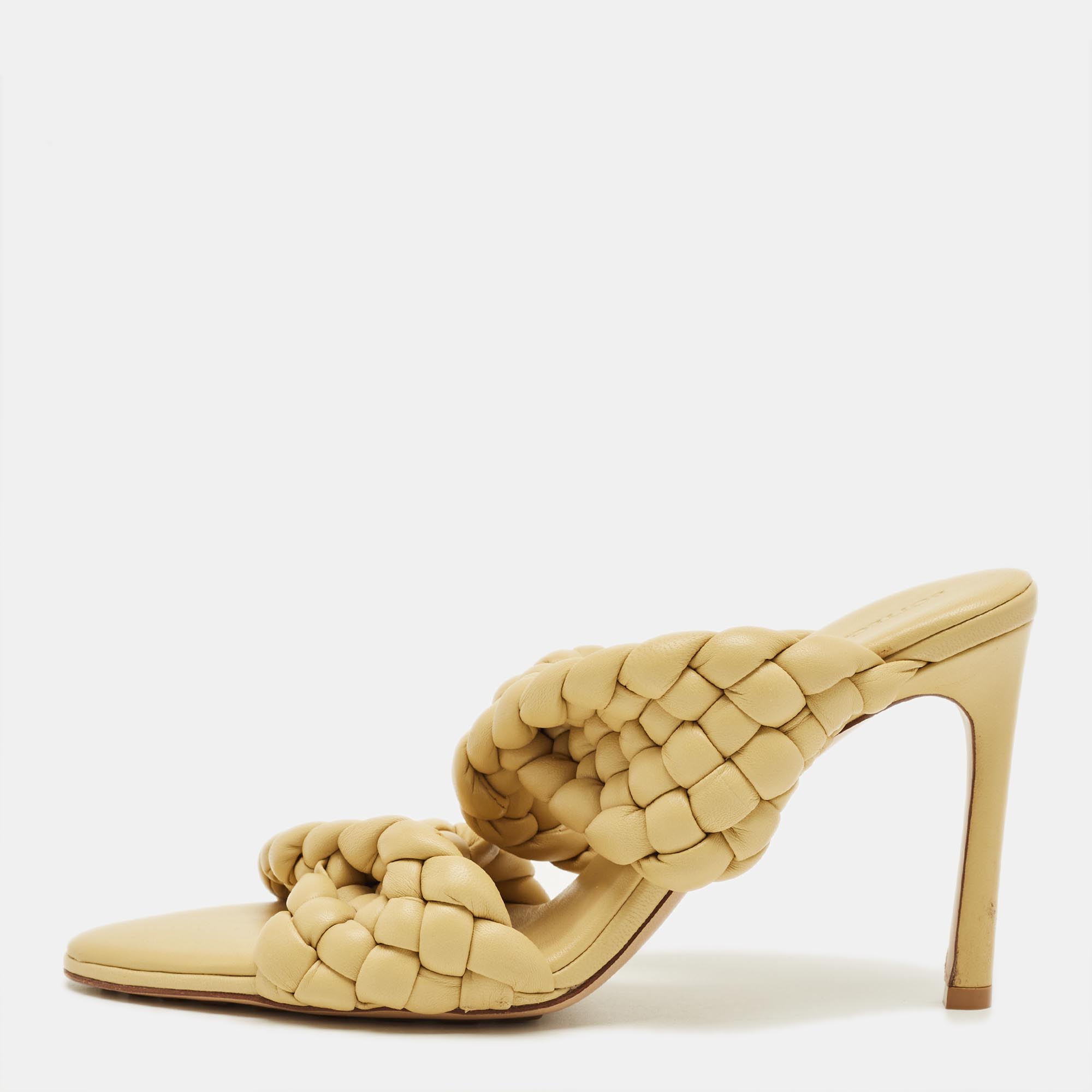 Click to view more detailed imagery on our partner's website Pre-owned Bottega Veneta Yellow Braided Leather Curve Open Toe Sandals Size 38.5