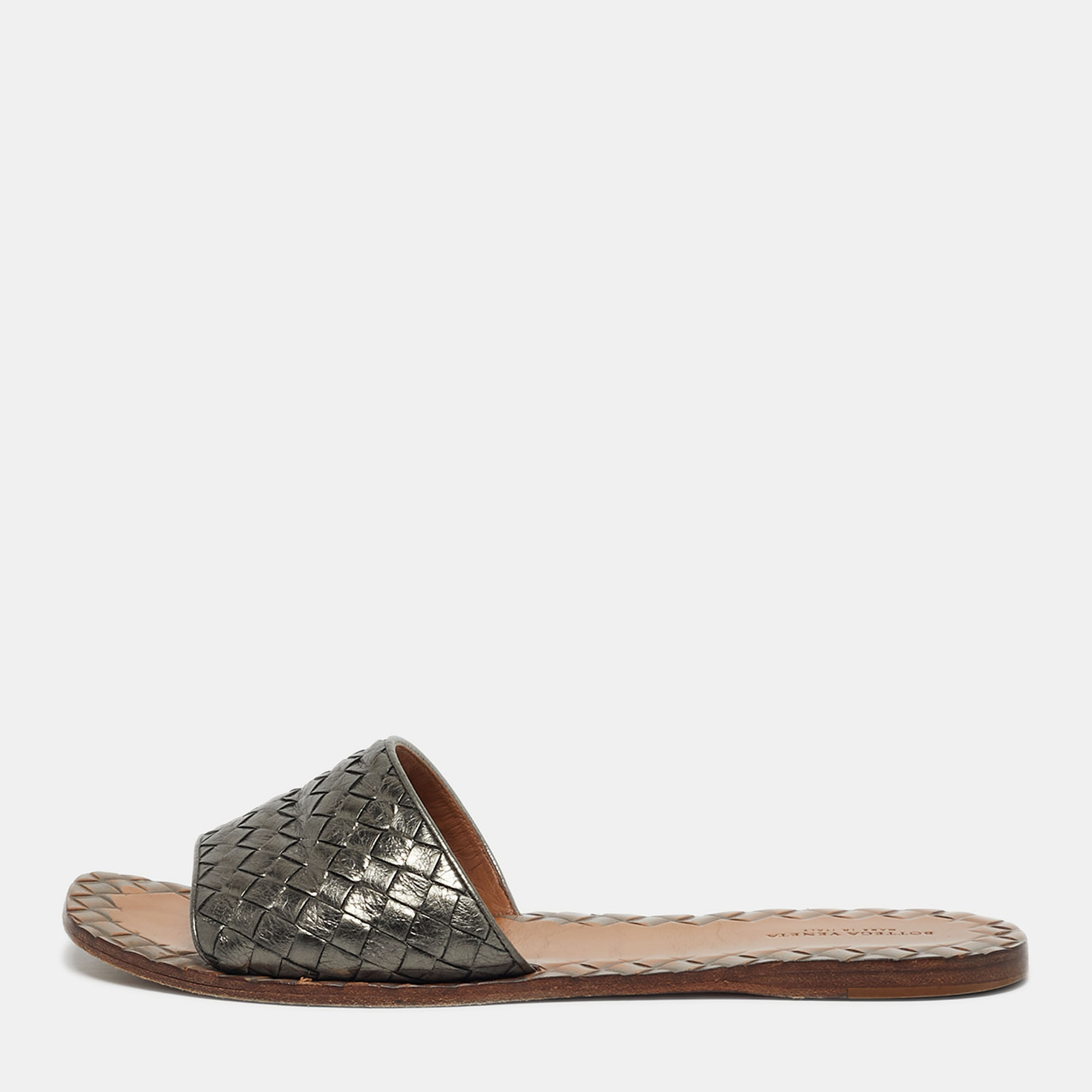 BOTTEGA VENETA Pre-owned Metallic Intrecciato Leather Ravello Flat Slides Size 40 In Silver