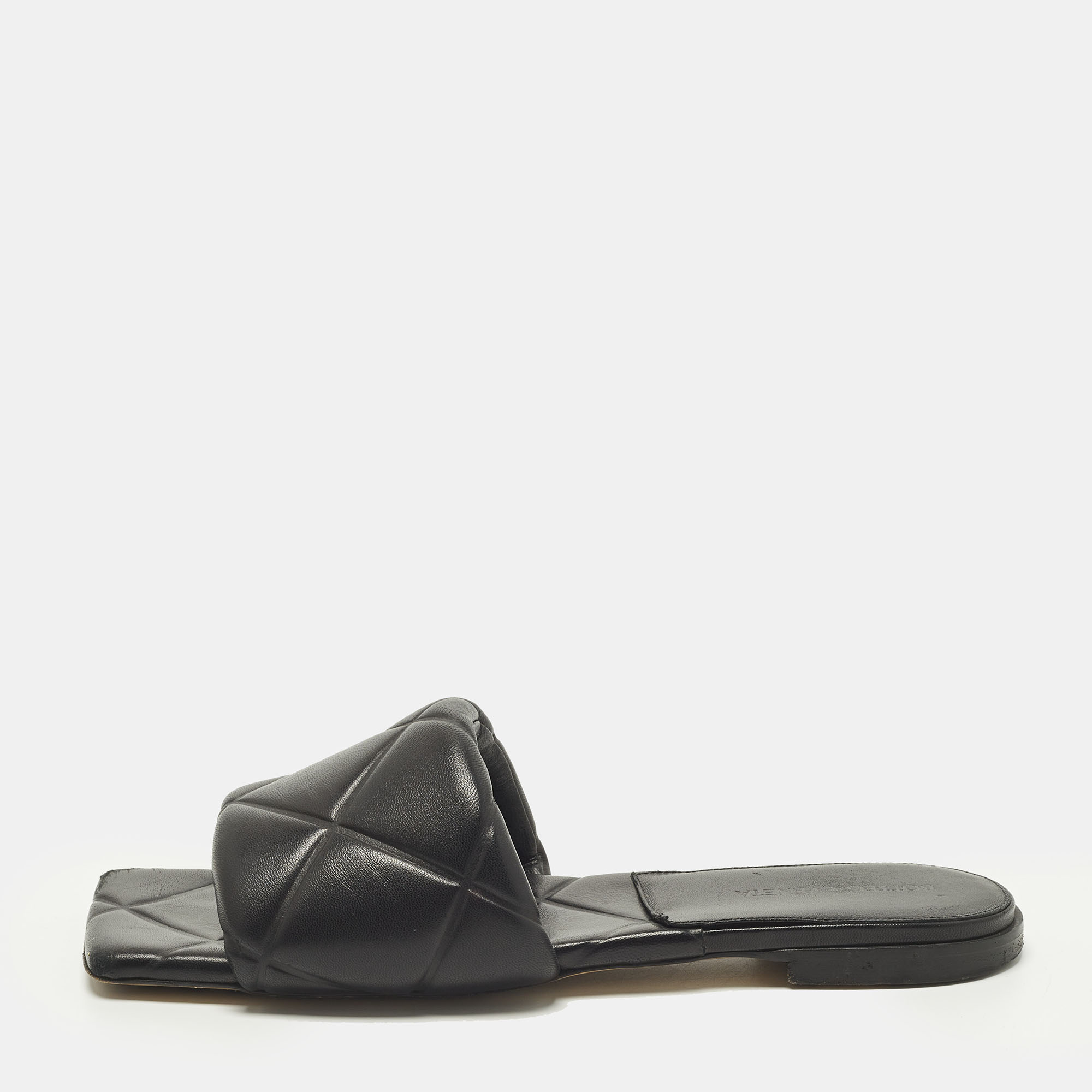 

Bottega Veneta Lido Size  Black Quilted Leather Flat Sandals