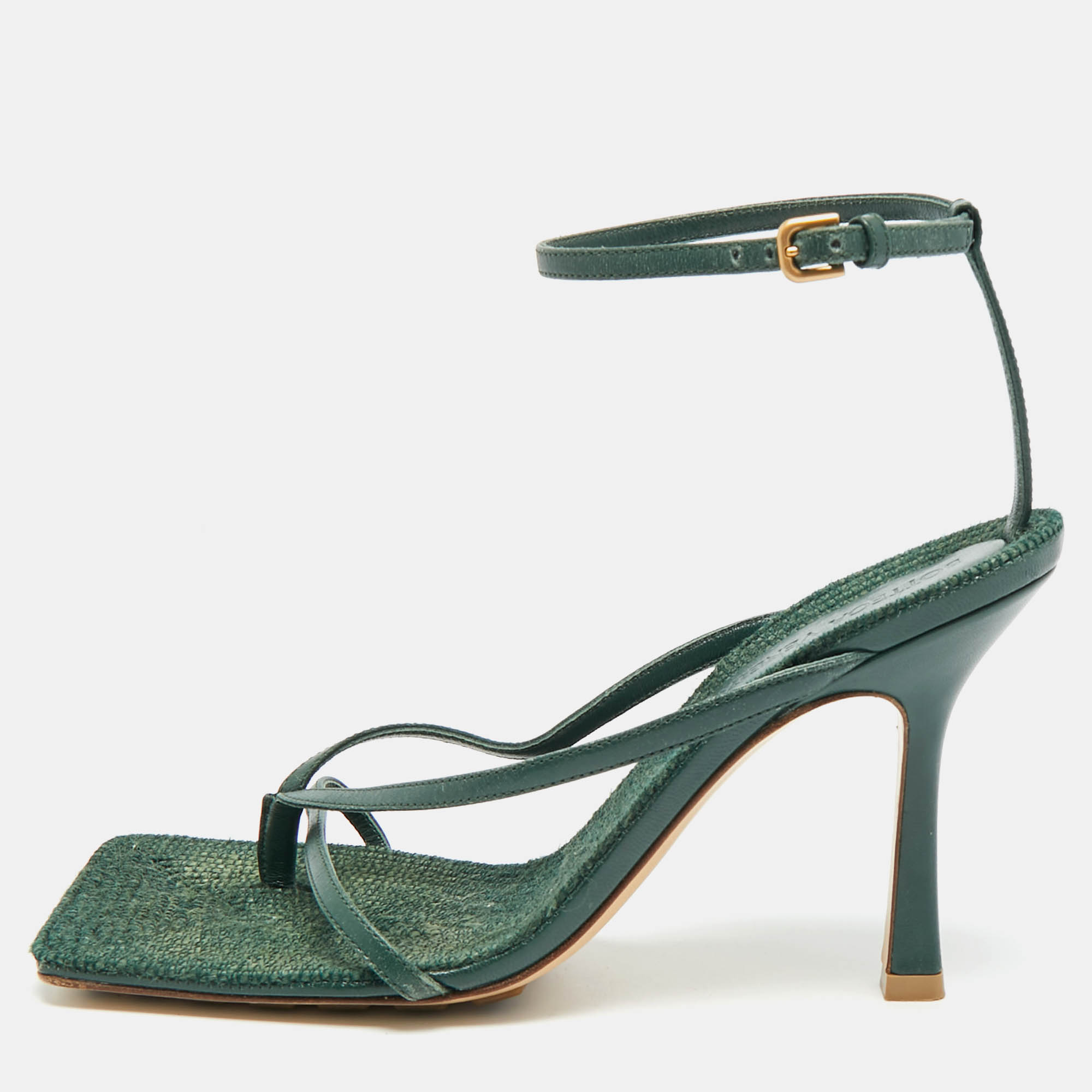Click to view more detailed imagery on our partner's website Pre-owned Bottega Veneta Stretch Size 37 Green Leather Ankle Strap Sandals