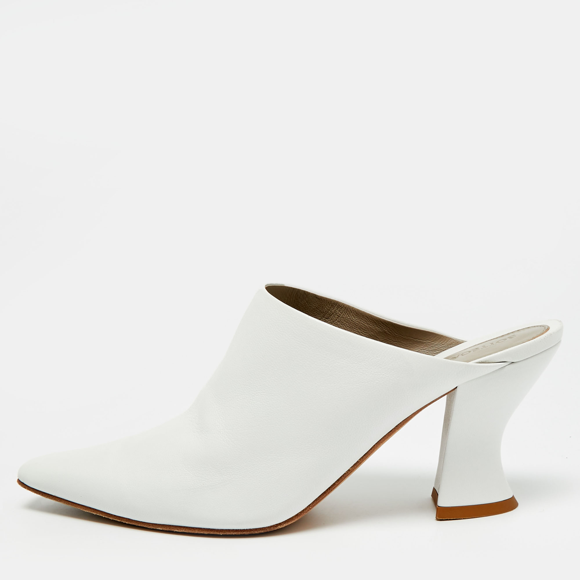 

Bottega Veneta Almond Size  White Leather Pointed Toe Mules