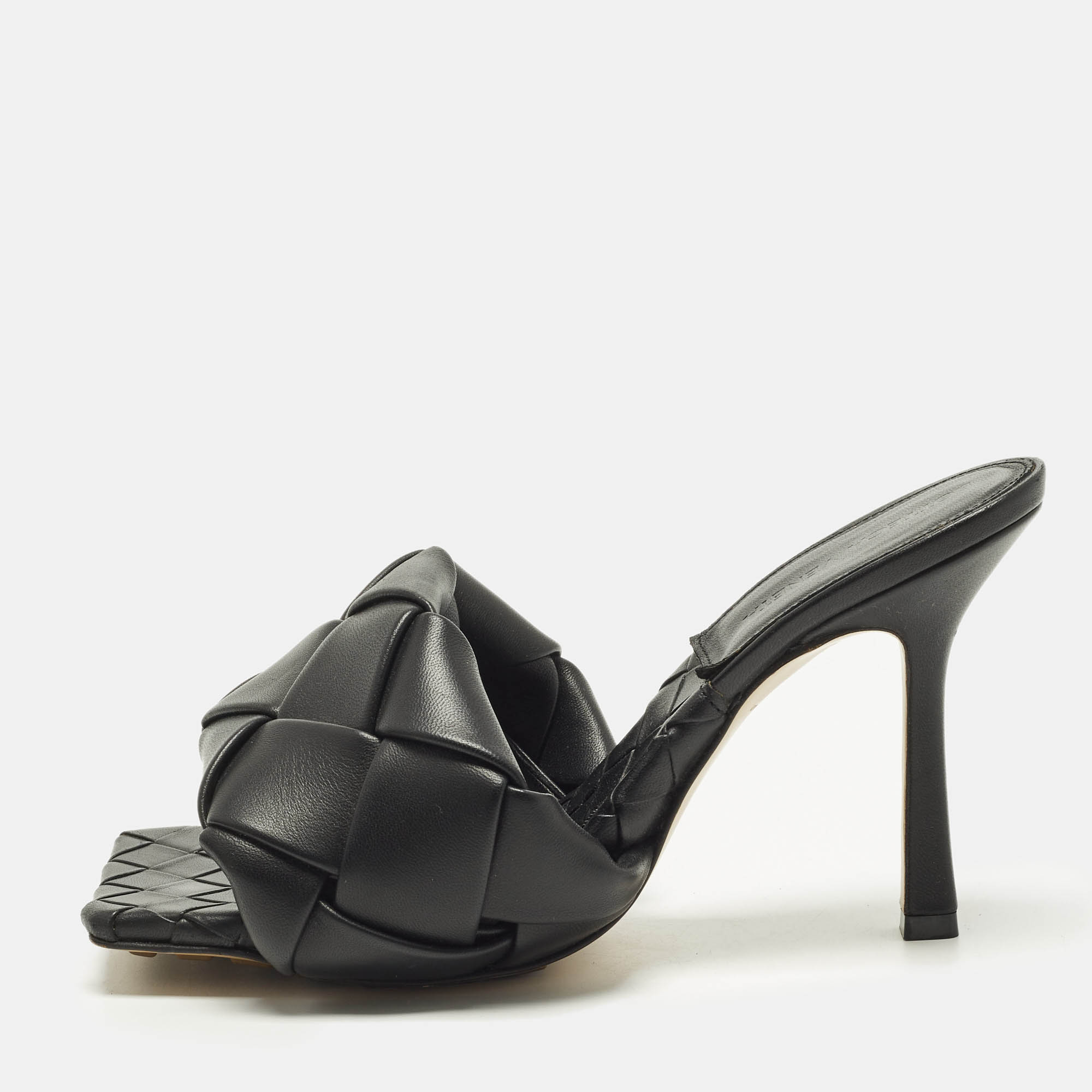 

Bottega Veneta Lido Size  Black Intrecciato Leather Slide Sandals