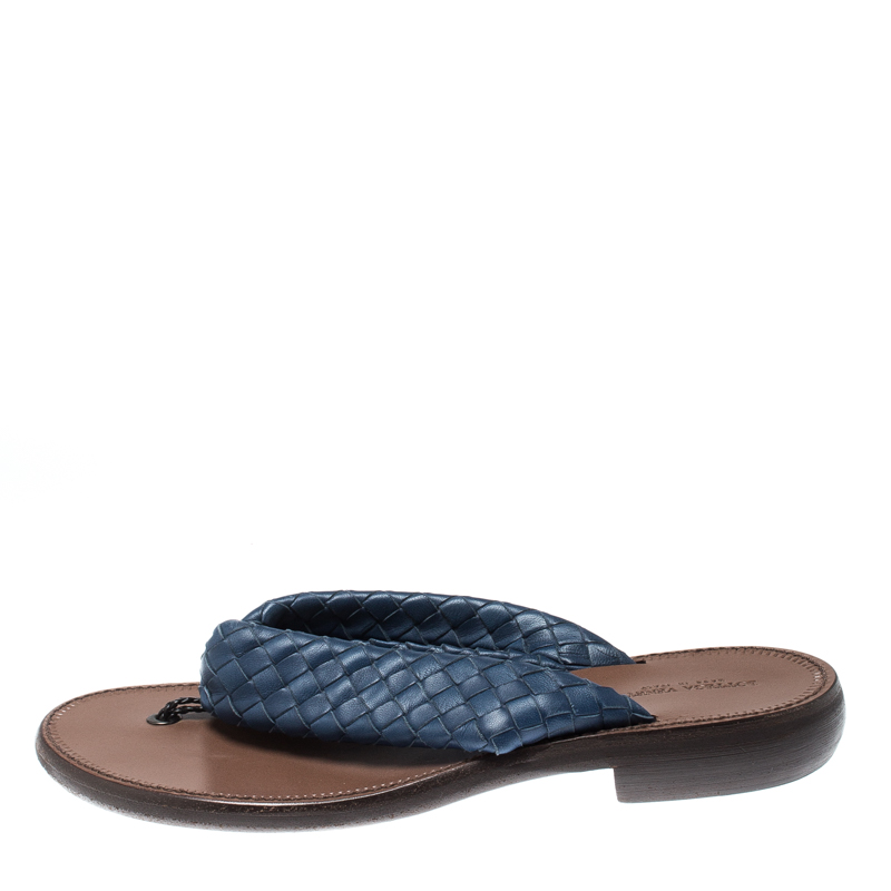 

Bottega Veneta Blue Intrecciato Leather Thong Flats Size