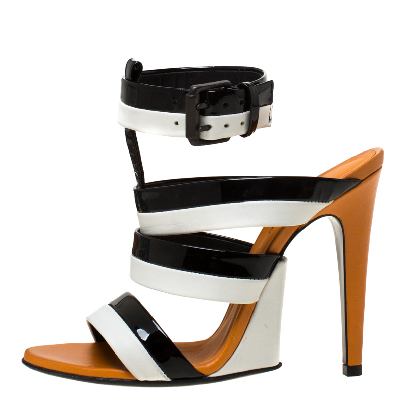 

Bottega Veneta White/Black Strappy Leather Ankle Strap Sandals Size