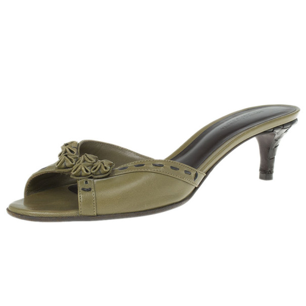 Pre Owned Bottega Veneta Green Leather Mules Size 37.5