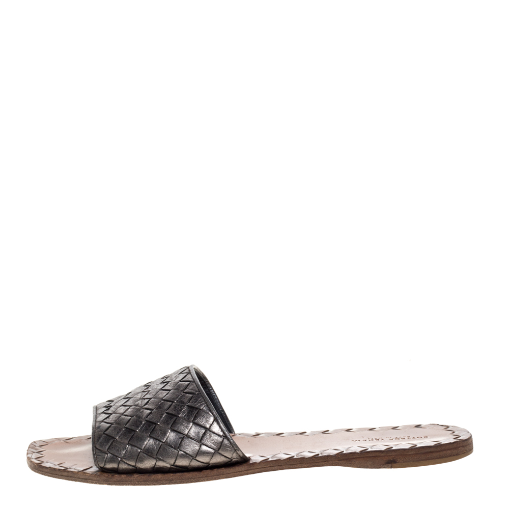 

Bottega Veneta Metallic Dark Grey Intrecciato Leather Flat Slides Size