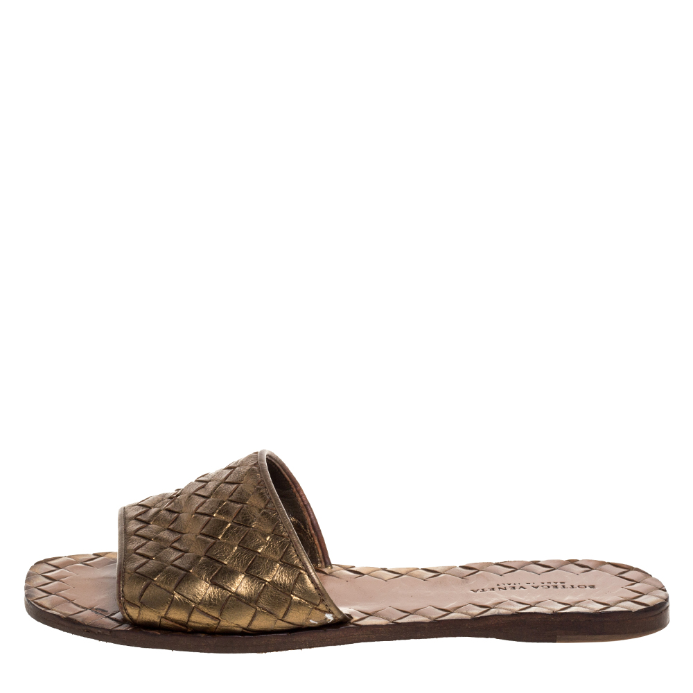 

Bottega Veneta Bronze Metallic Intrecciato Leather Flat Slides Size