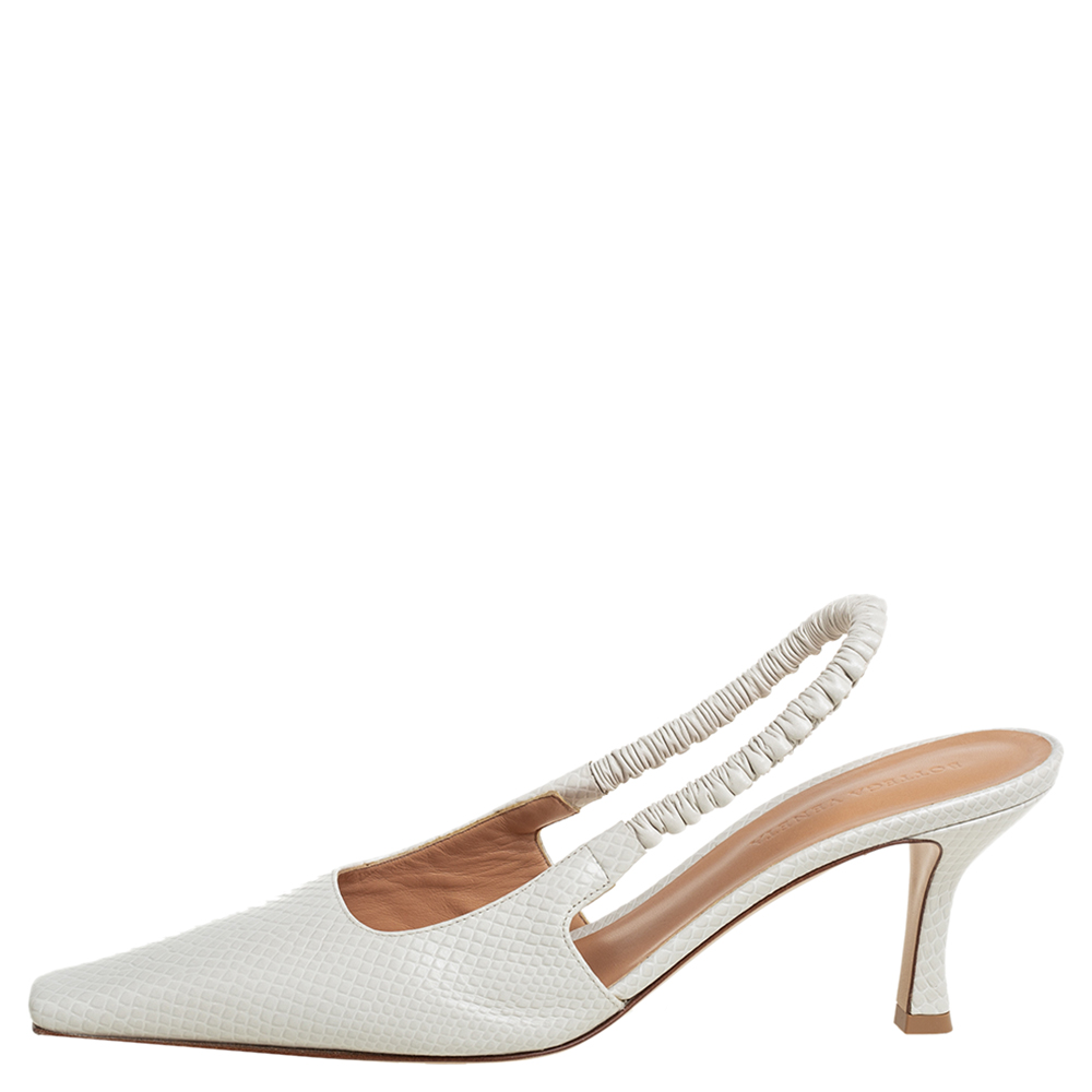 

Bottega Veneta White Textured Leather Slingback Pumps Size