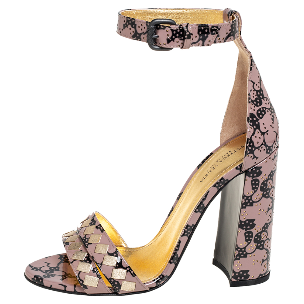 

Bottega Veneta Beige/Black Print Patent Leather Block Heel Ankle Strap Sandals Size