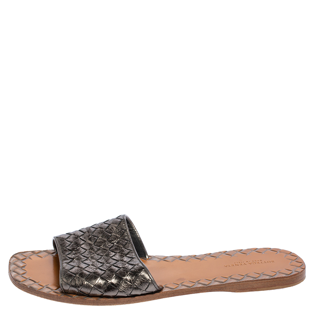 

Bottega Veneta Metallic Grey Intrecciato Leather Flat Slides Size