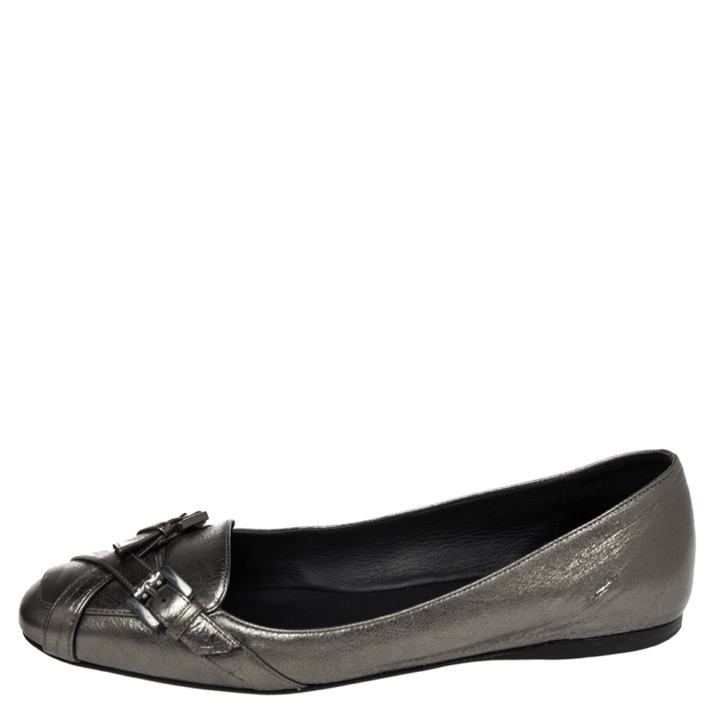 

Bottega Veneta Metallic Leather Cross Buckle Strap Ballet Flats Size