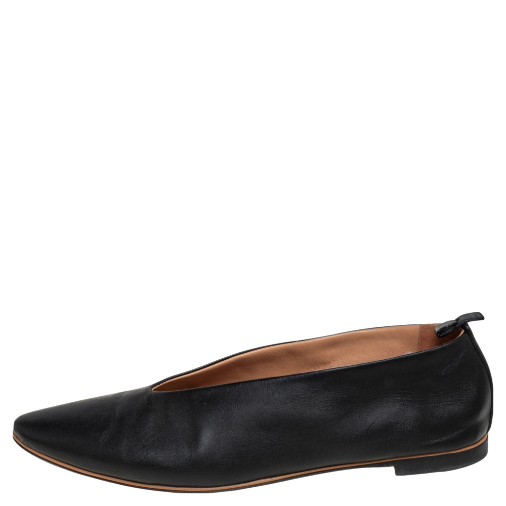 

Bottega Veneta Black Leather Almond Toe Flats Size