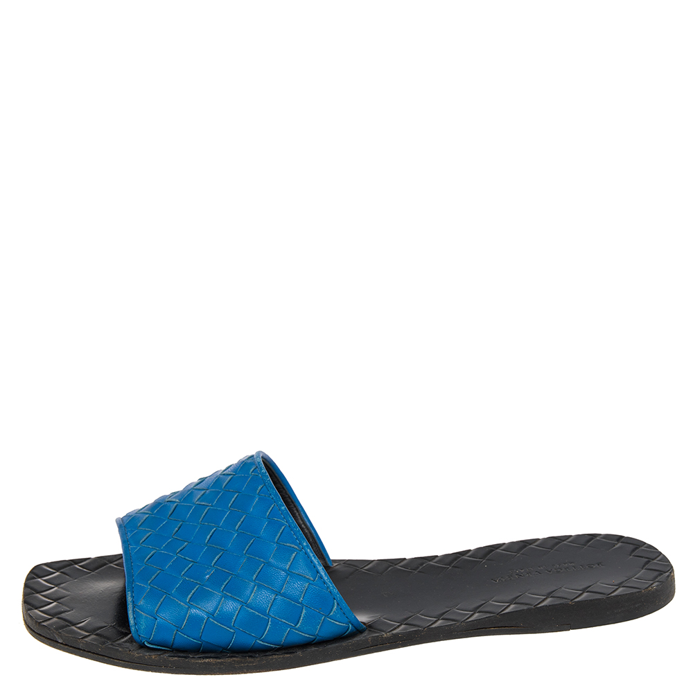 

Bottega Veneta Blue Intrecciato Leather Flat Slides Size